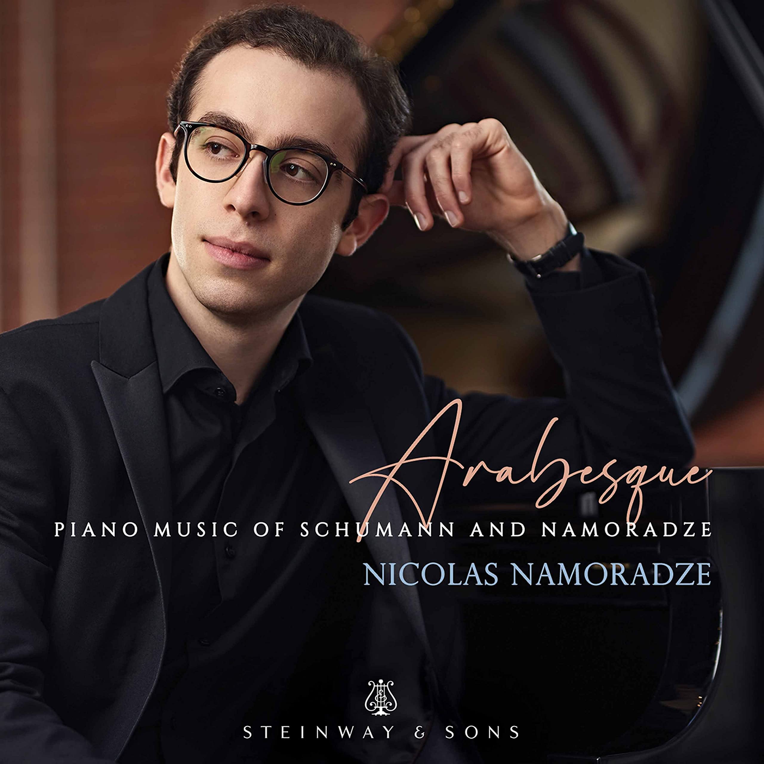 Arabesque-Werke Für Piano solo von Schumann und Mamordze Classical