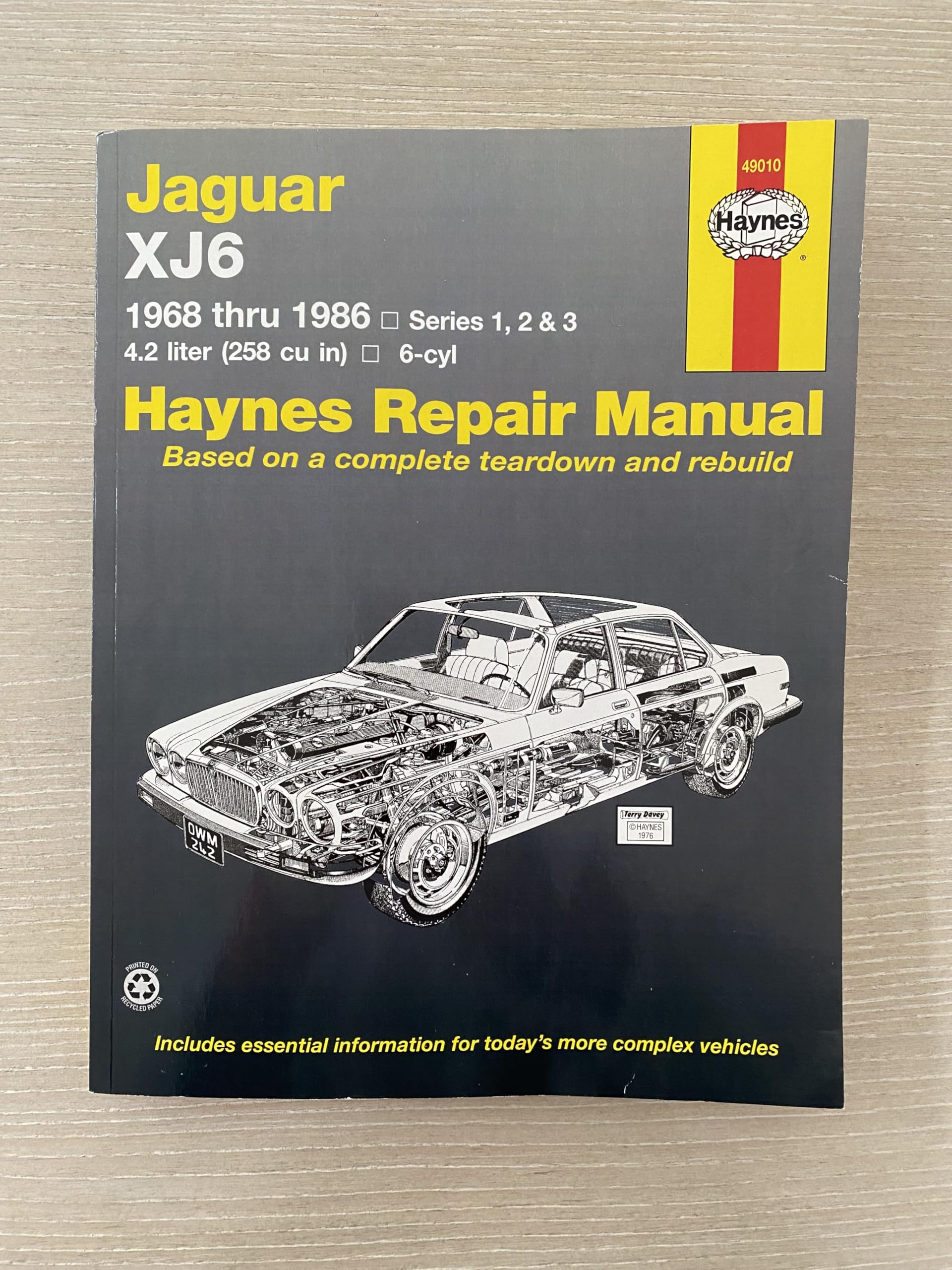 Jaguar XJ6 1968 thru 1986: Series 1, 2 & 3 (Haynes Manuals) Business & Technology
