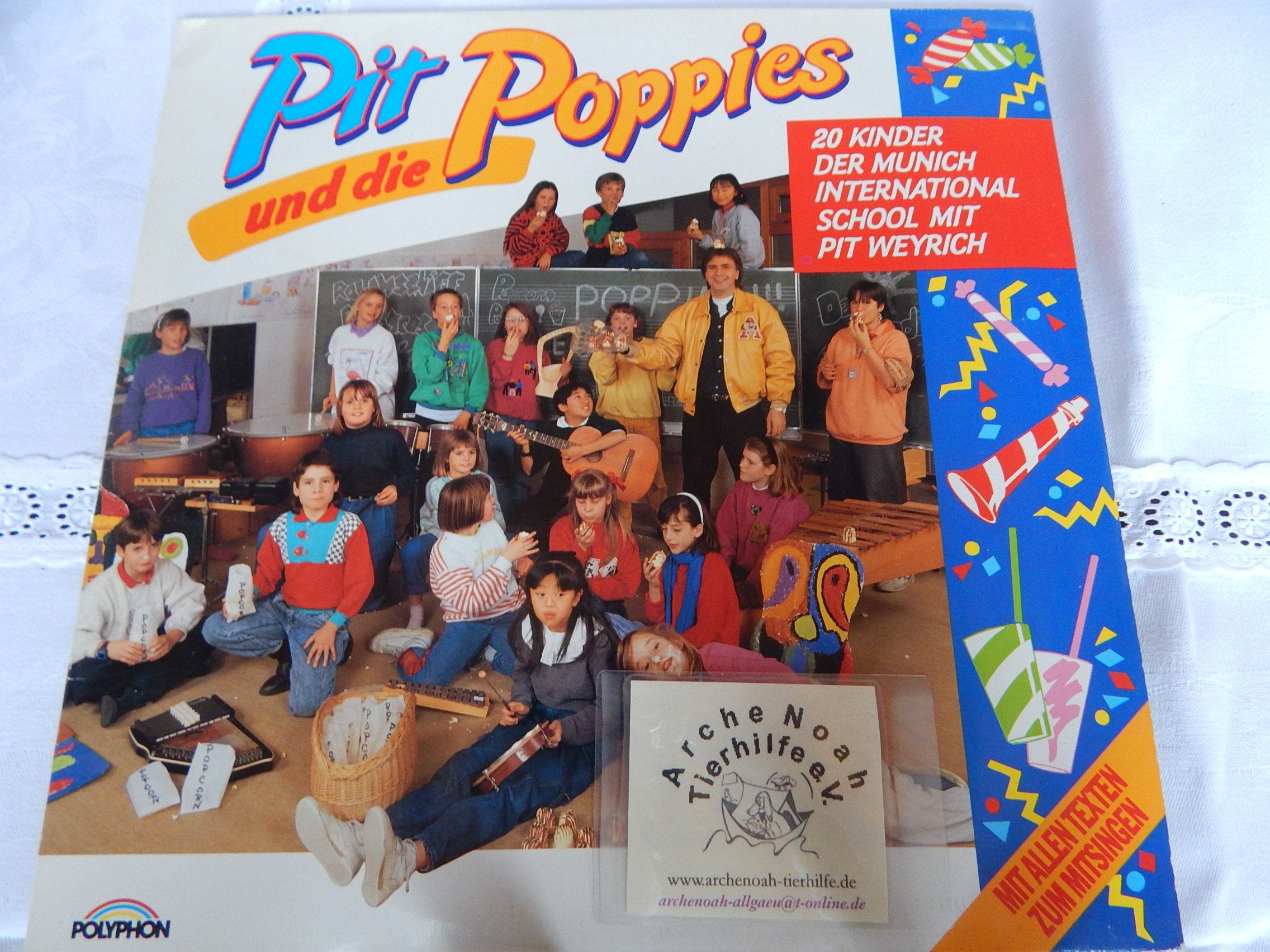 Pit Und Die Poppies von 20 Kinder Der Munich International School mit Pit Weyrich Music