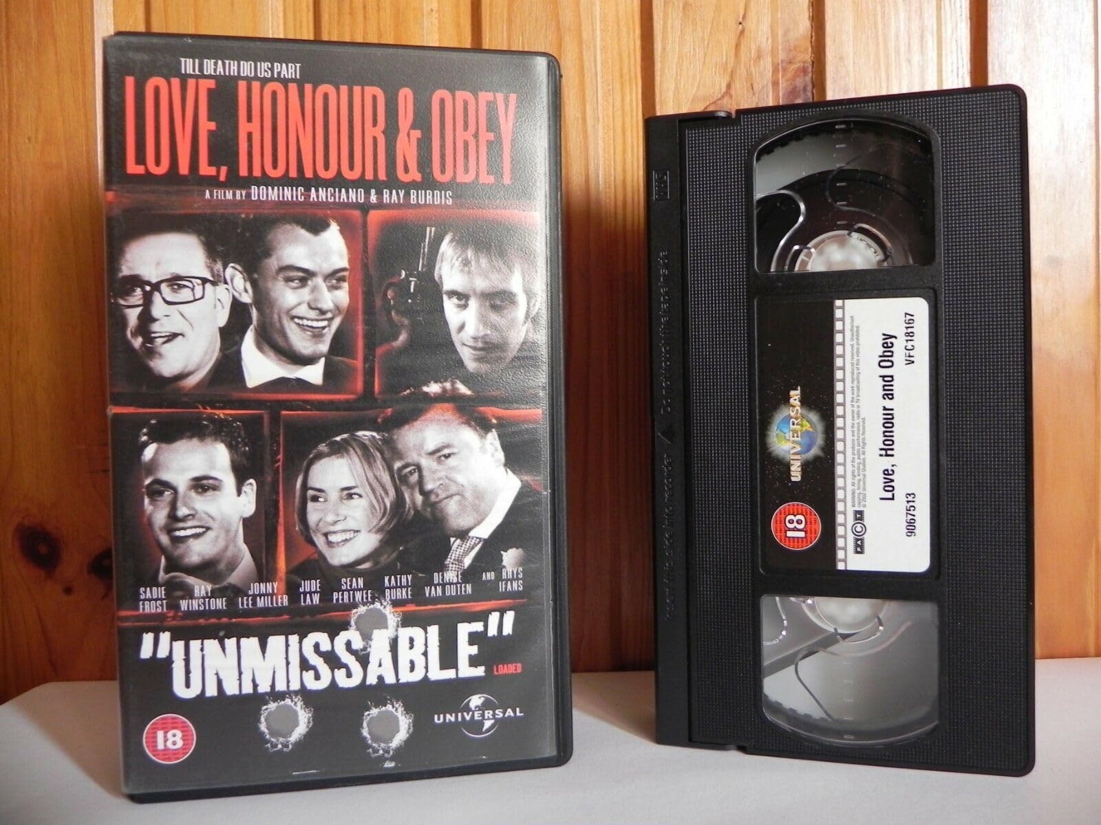 Love, Honour And Obey - Universal - Comedy - Jonny Lee Miller - Jude Law - VHS Films