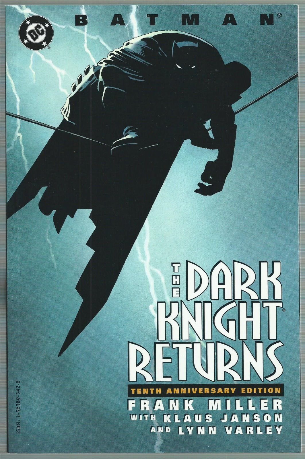 DC Comics Batman The Dark Knight revient (édition du dixième anniversaire) Broché book