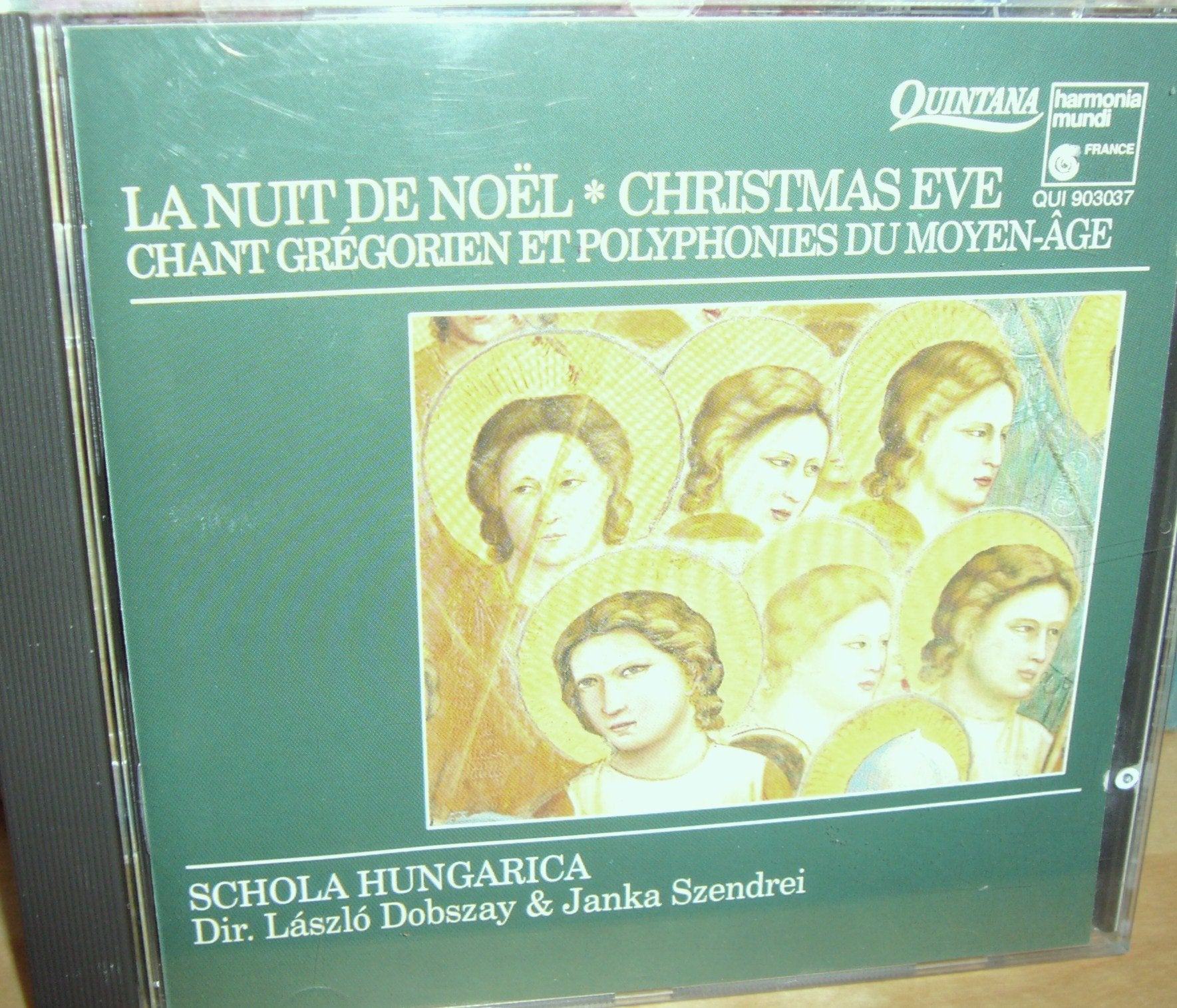 LA NUIT DE NOEL CHRISTMAS EVE CHANT GREGORIAN & POLYPHONIES DU MOYEN - AGE SCHOLA HUNGARICA World Music