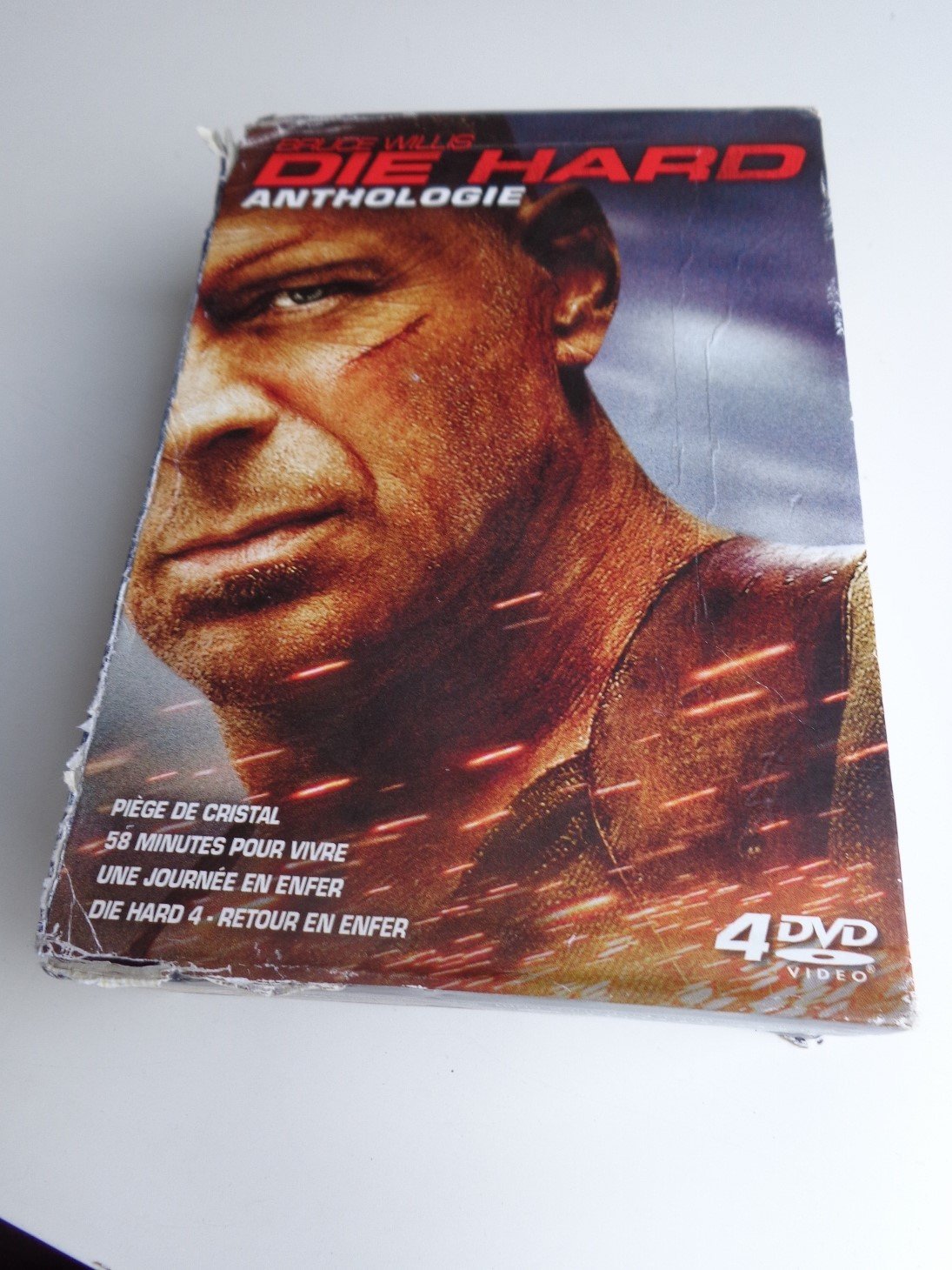 Coffret die hard : piege de cristal ; 58 minutes pour vivre ; une journee en enfer ; retour en enfer Movies