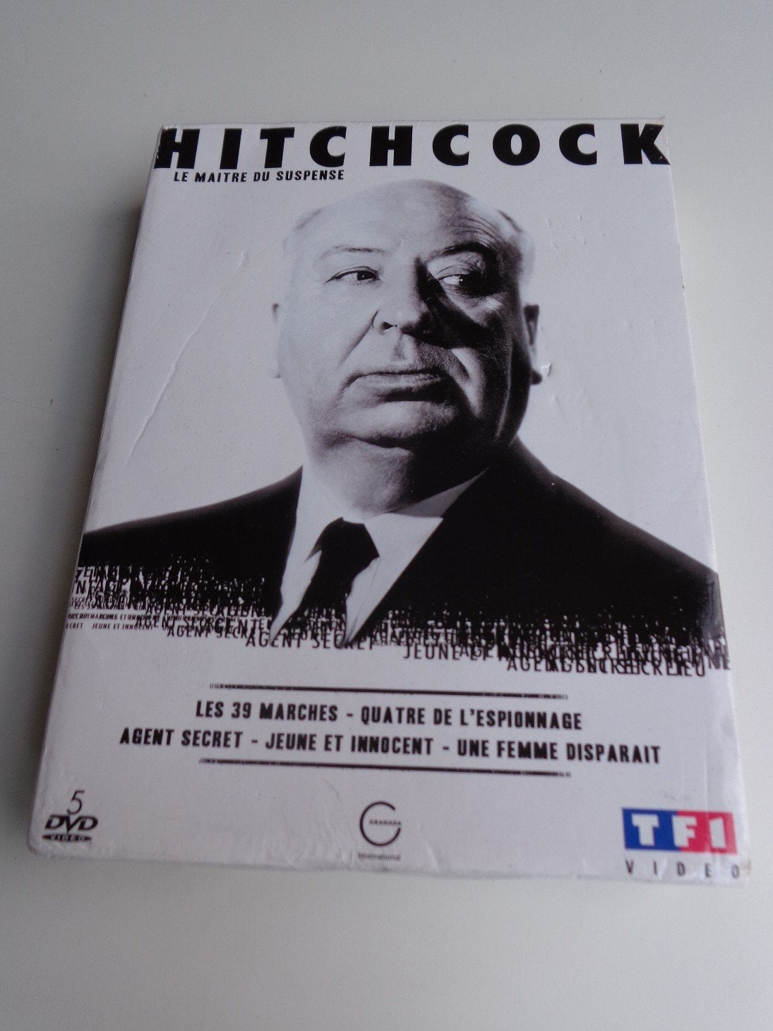 Coffret Hitchcock 5 DVD : Les 39 marches / 4 de l'espionnage / Agent secret / Jeune et innocent / Une femme disparaît Movies
