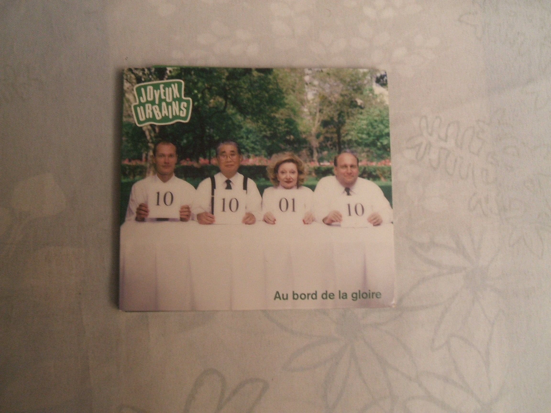 Les Joyeux Urbains - Au Bord De La Gloire World Music