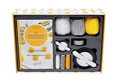 Coffret pompons: Contient : 1 livre, 2 appareils à pompons, 3 couleurs de laine, 3 fils de coton, 1 rouleau de masking tape Hobbies & Crafts
