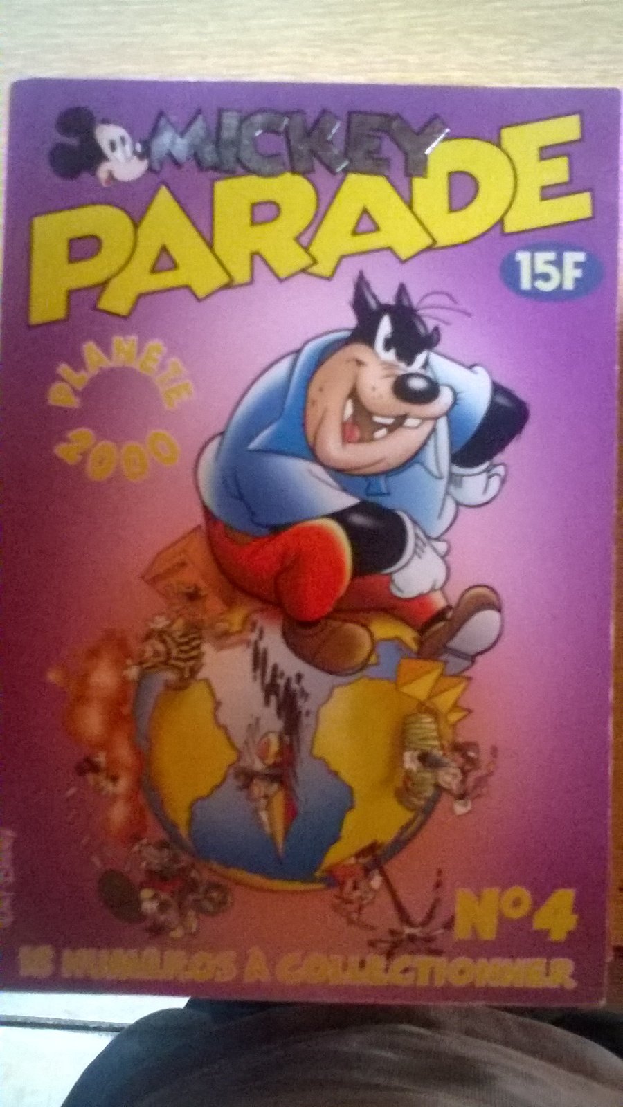 MICKEY PARADE n° 239 du Premier Novembre 1999 : Planète 2000, numéro 4 sur 18. Books