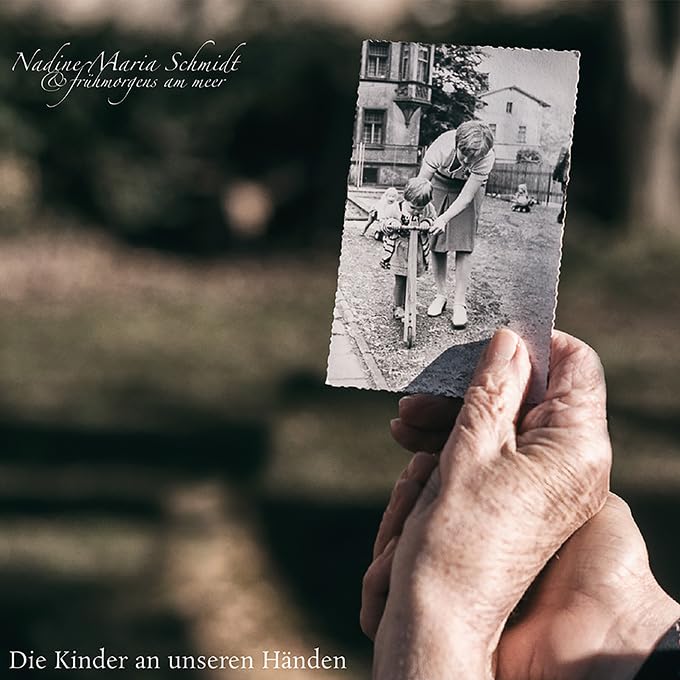 Die Kinder an unseren Händen Music