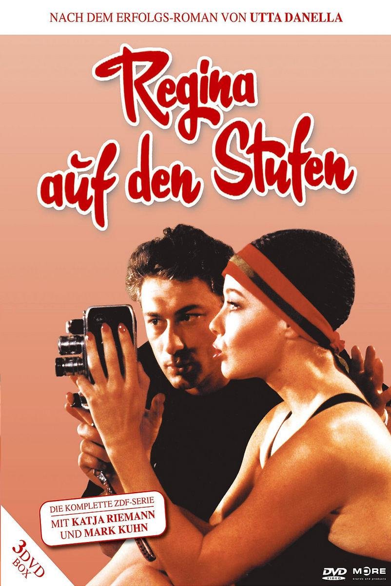 Product Image: Regina auf den Stufen