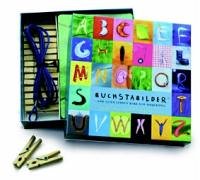 Buchstabilder. 50 Postkarten in Geschenkbox: ... und Lesen lernen wird zum Kinderspiel. Buchstabenkarten mit Gummiband und Wäscheklammern Posters