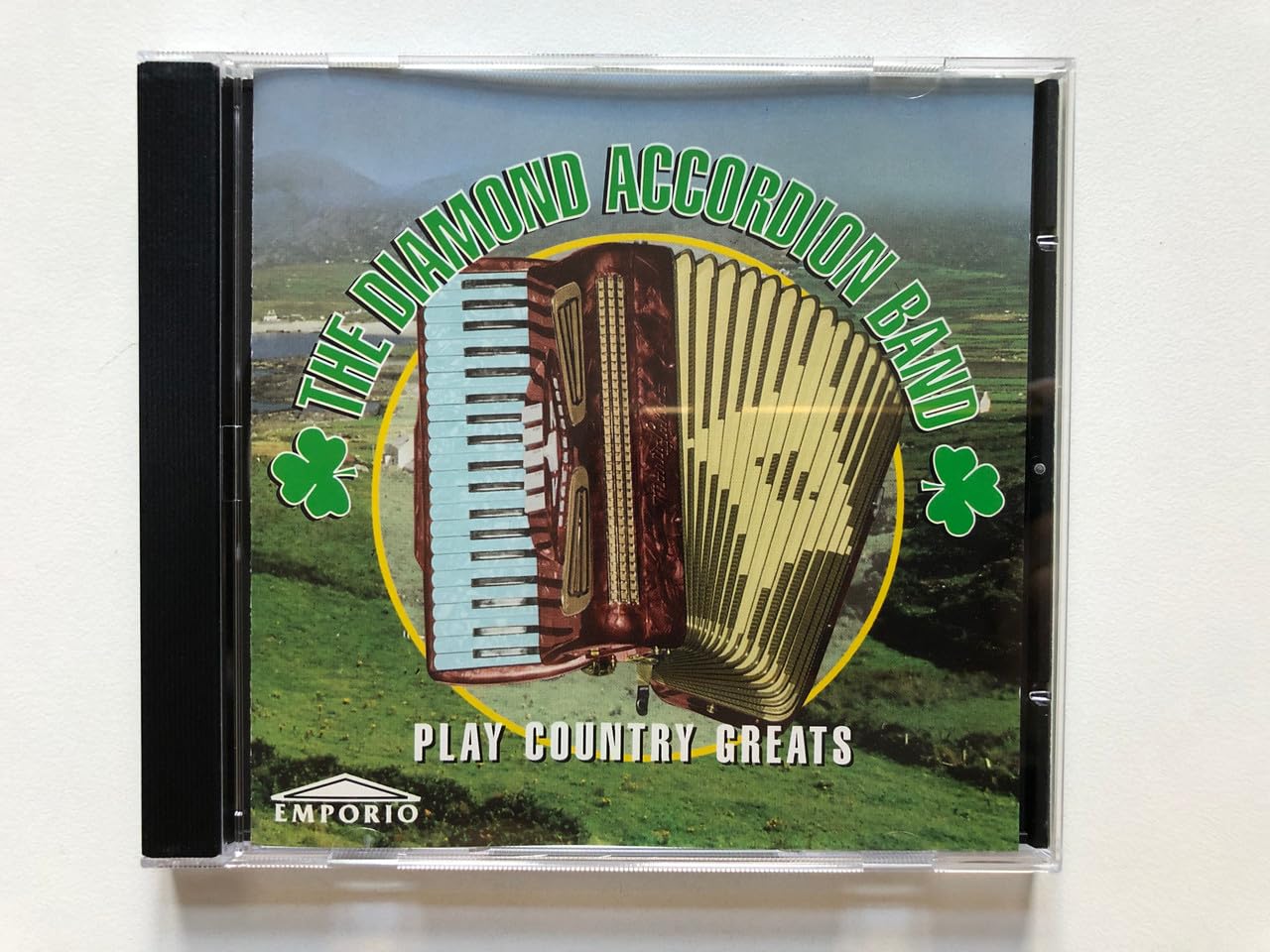 Play Country Greats World Music