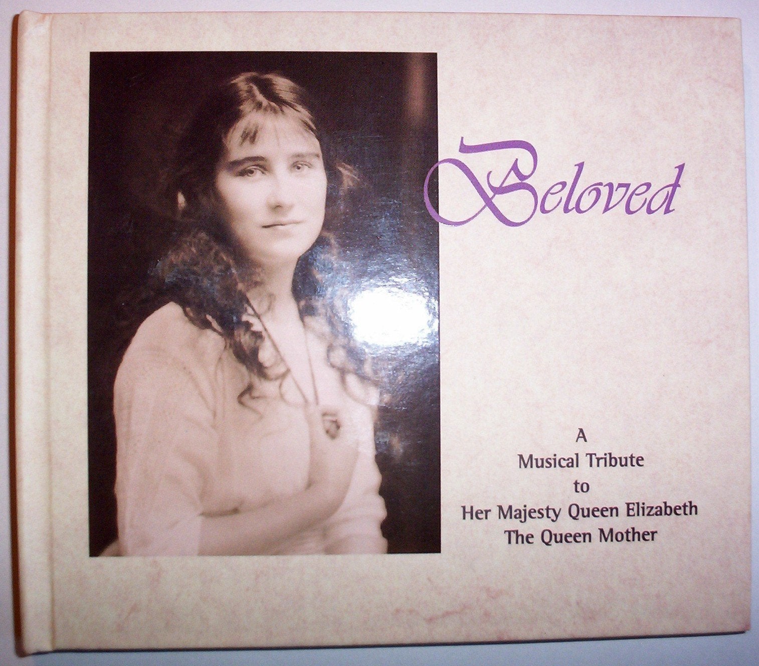Tribute to The Queen. cd