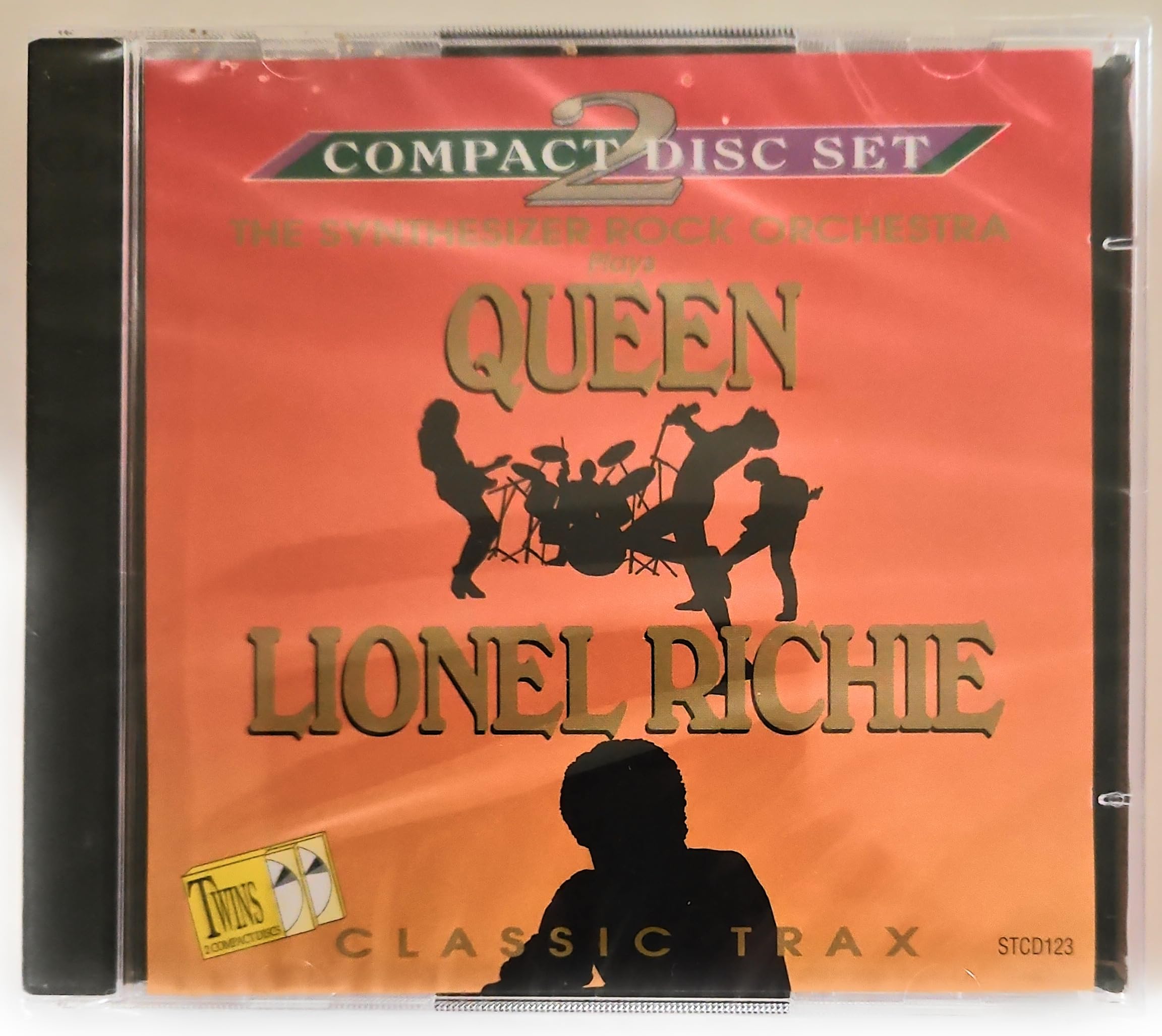 Plays Queen And Lionel Richie cd