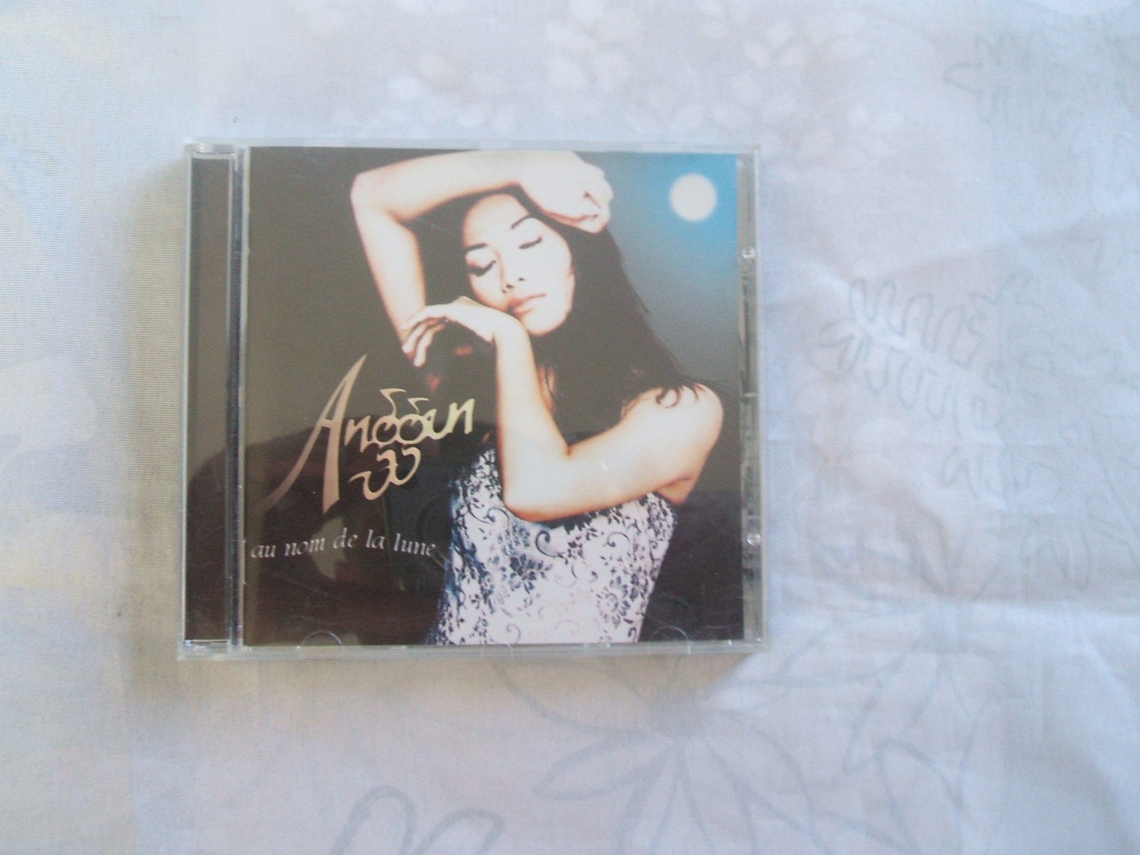 Product Image: Au Nom de la Lune