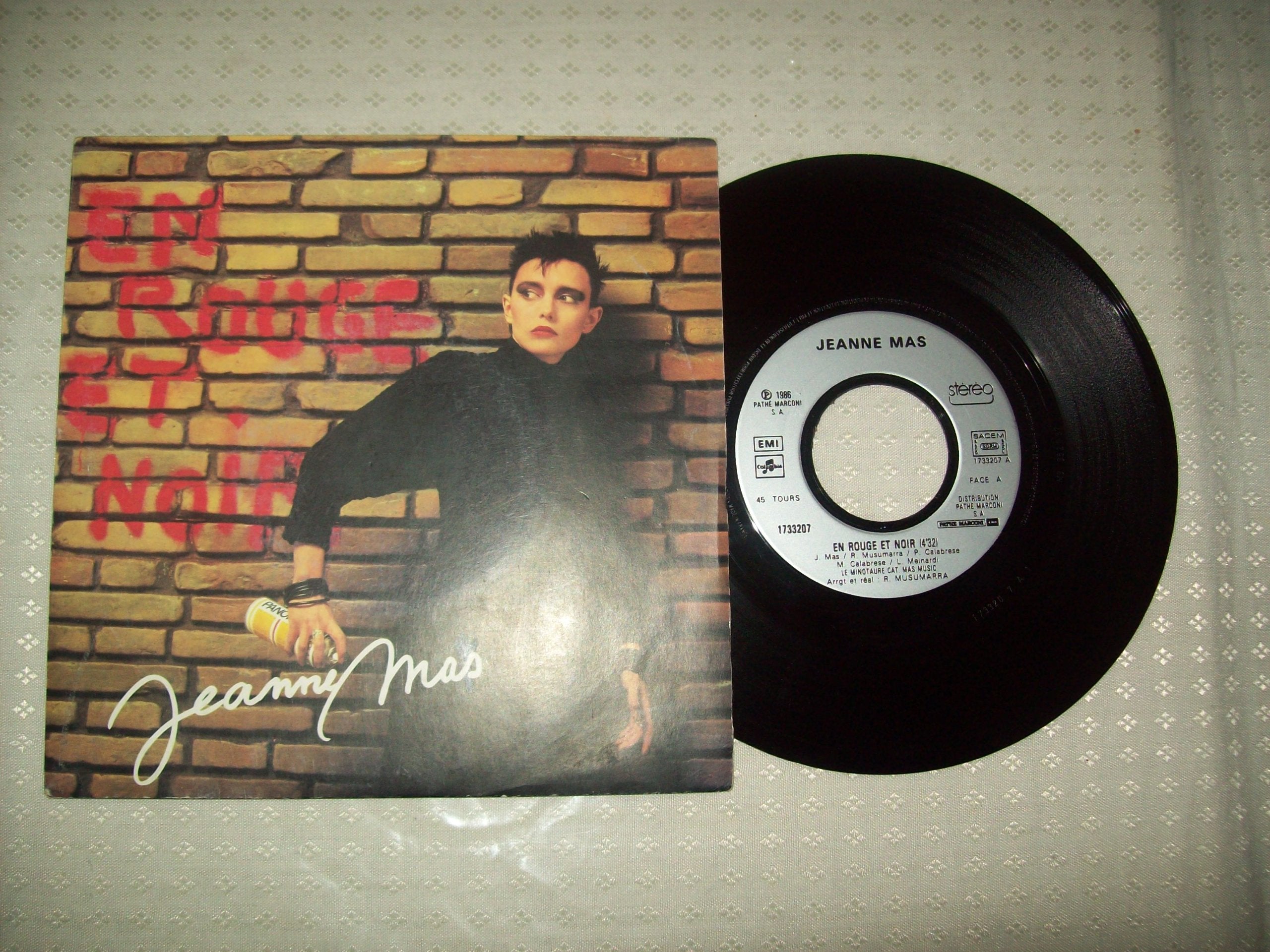 En rouge et noir (1986) / Vinyl single Music