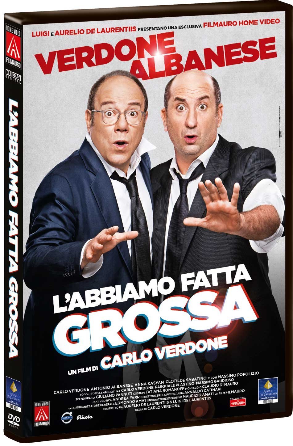 Arturo Merlino è un investigatore squattrinato che vive a casa della vecchia zia vedova. Yuri Pelagatti è un attore di teatro che, traumatizzato dalla separazione, non riesce più a ricordare le battute in scena. Yuri vuole le prove dell'infedeltà de Movies