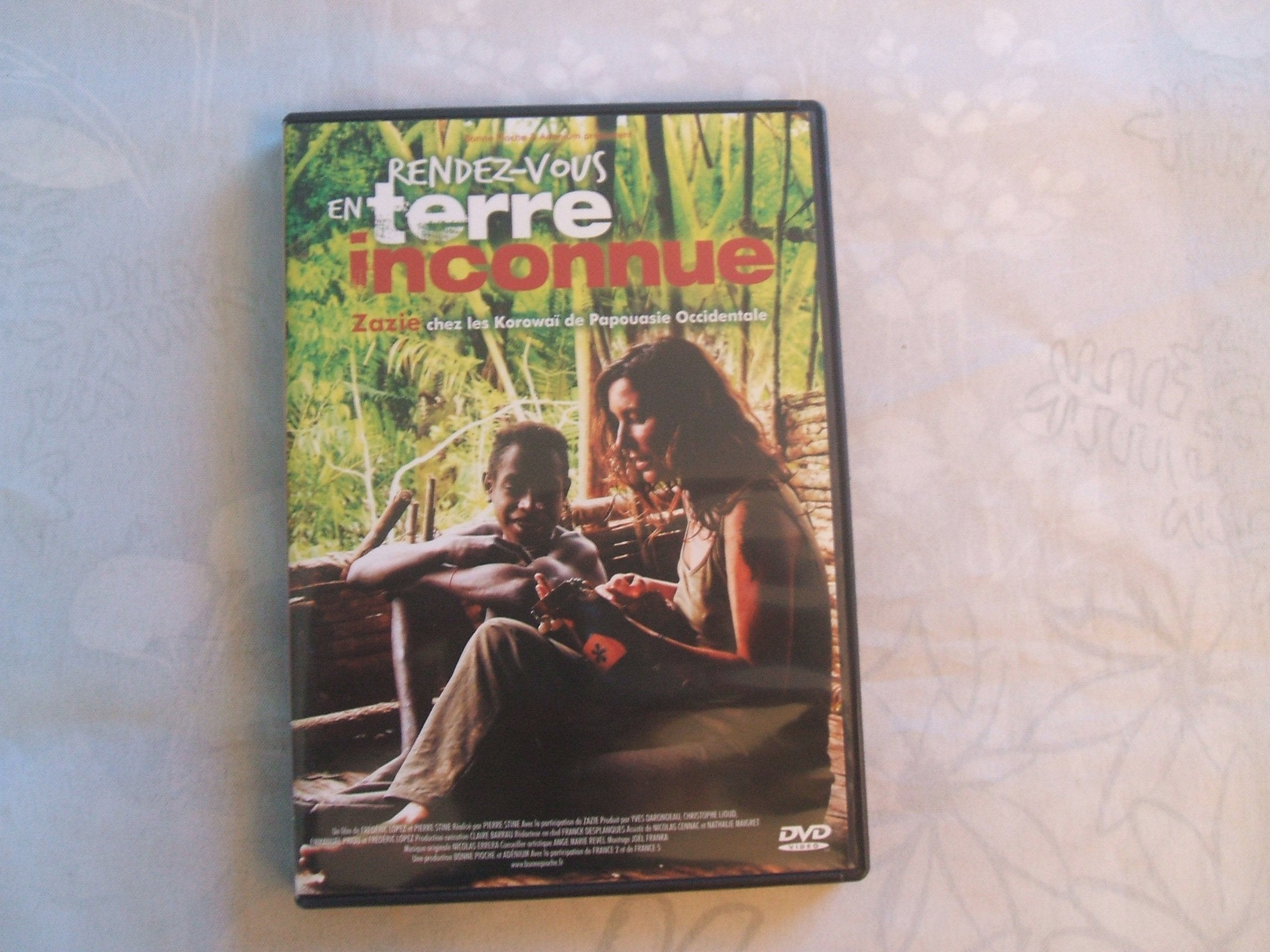 Rendez-vous en terre inconnue : Zazie chez les Korowaï en Indonésie Movies