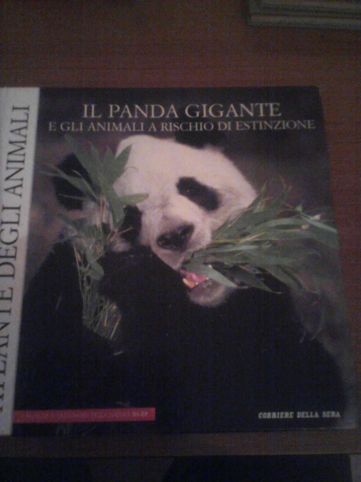 Il panda gigante e gli altri animali a rischio di estinzione book