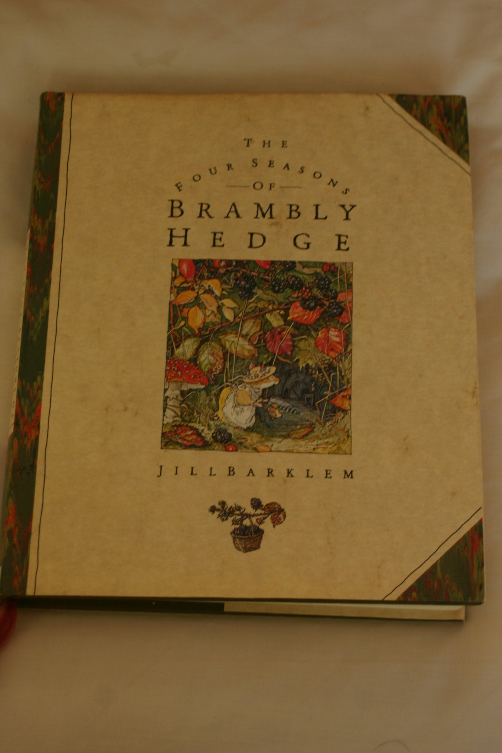 The Four Seasons of Brambly Hedge Novels & Short Stories