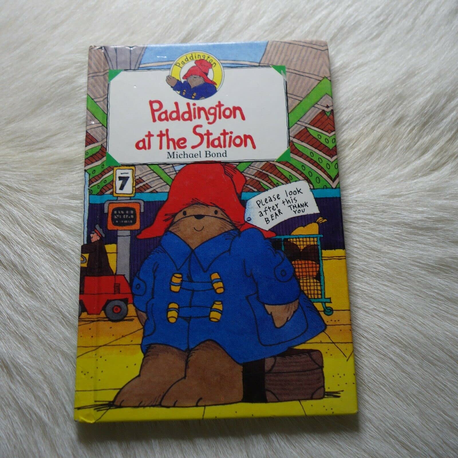 Paddington at the Station (Paddington mini-hardbacks) Novels & Short Stories