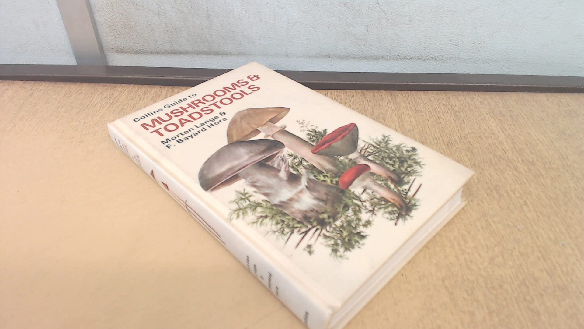 Product Image: Field Guide to Mushrooms and Toadstools (Collins Field Guide)