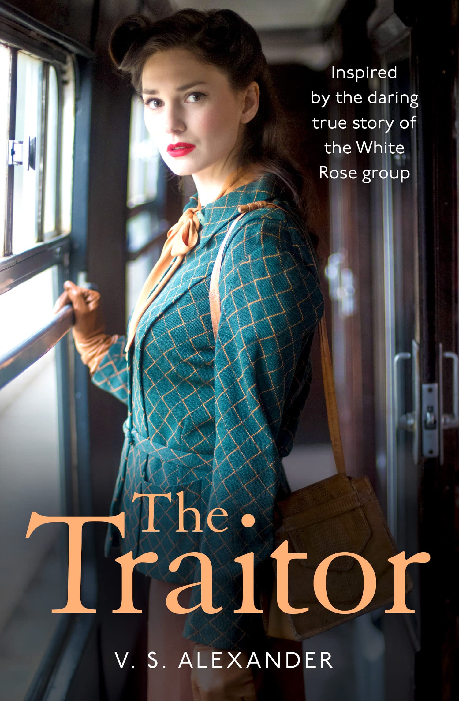 The Traitor: An absolutely gripping and emotional historical novel perfect for fans of My Name is Eva Contemporary literature Books