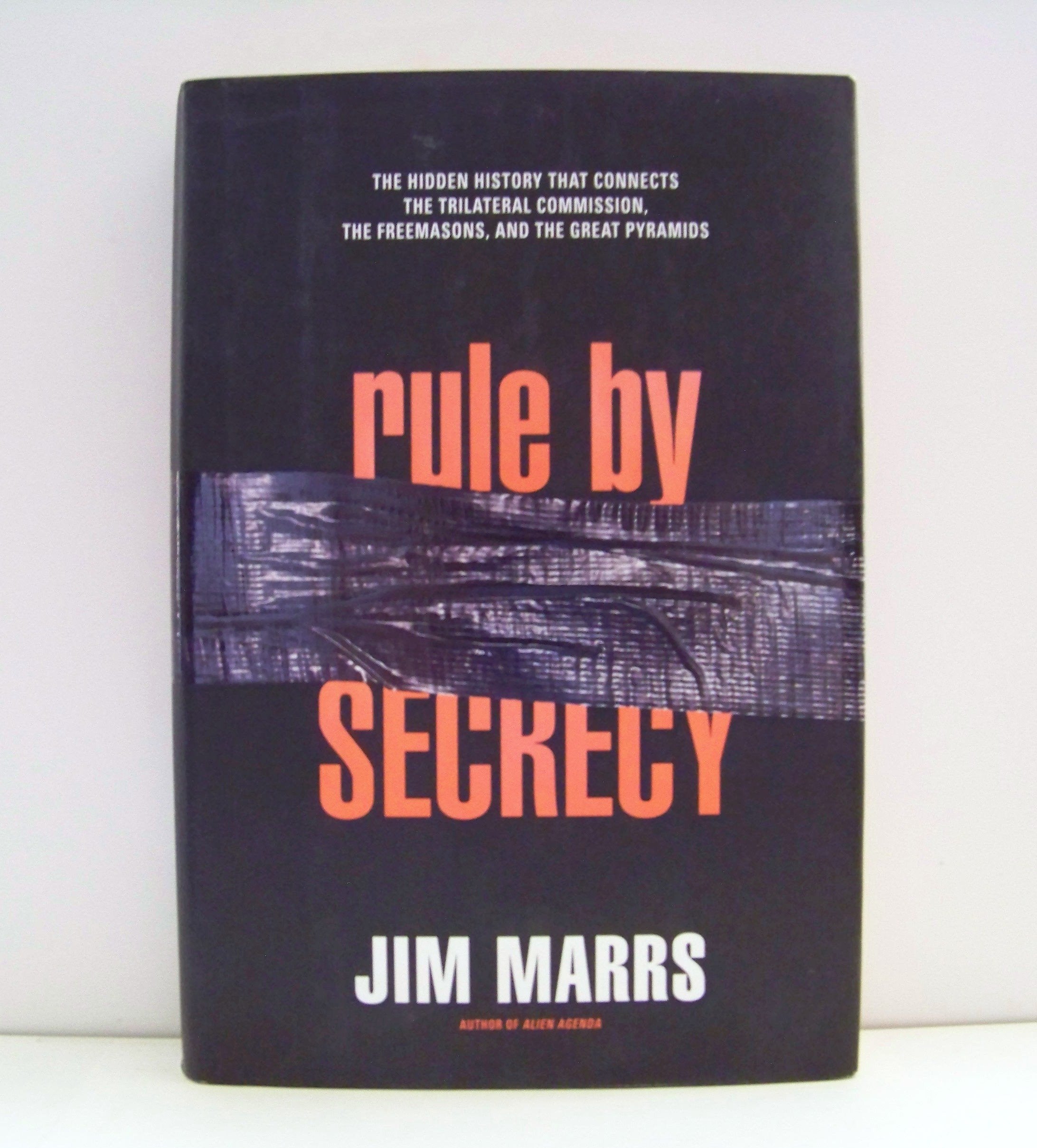 Rule By Secrecy: The Hidden History that Connects the Trilateral Commision, the Freemasons and the Great Pyramids Religion & Esotericism