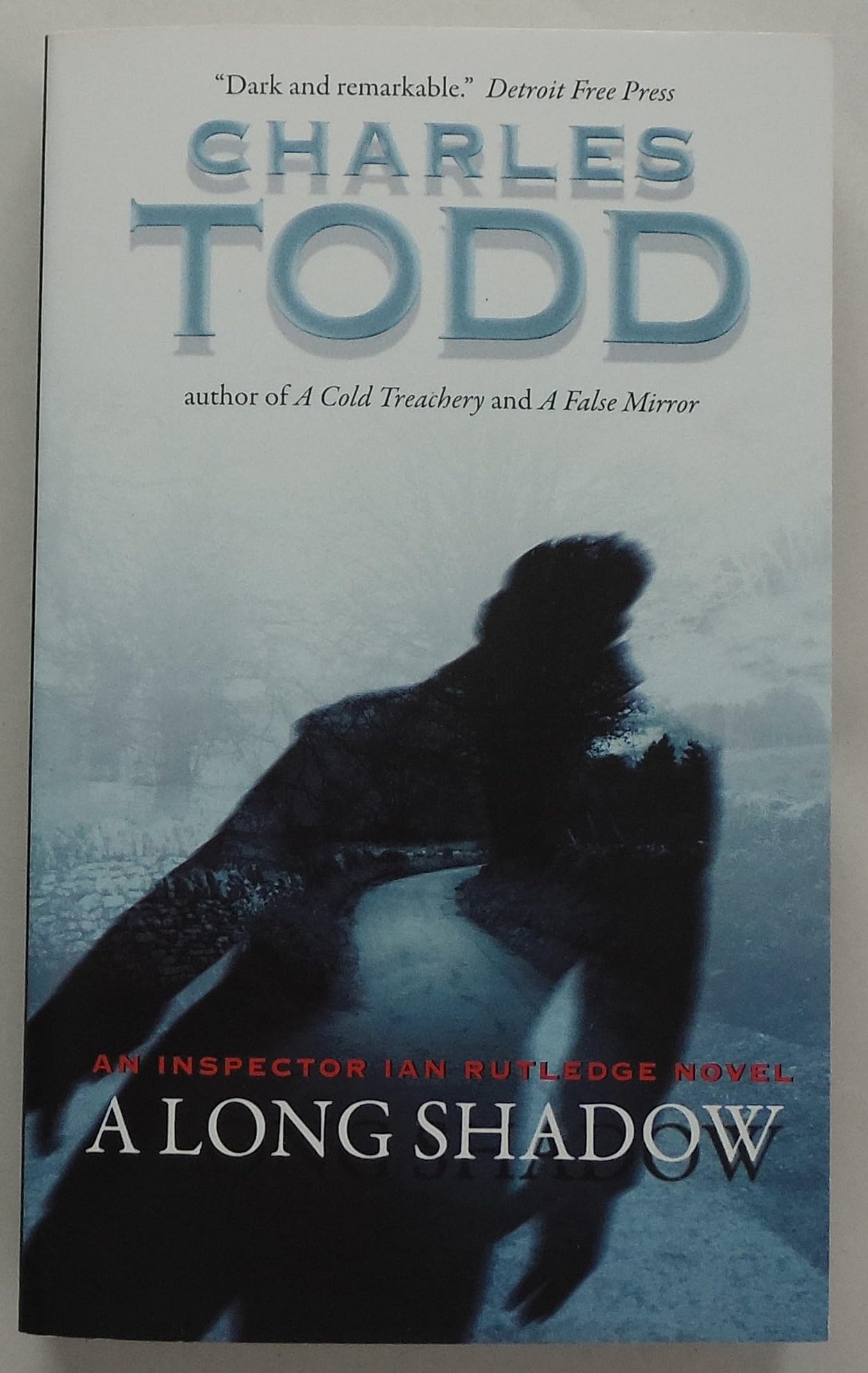 A Long Shadow (Inspector Ian Rutledge Mysteries, 8) Action & Adventure