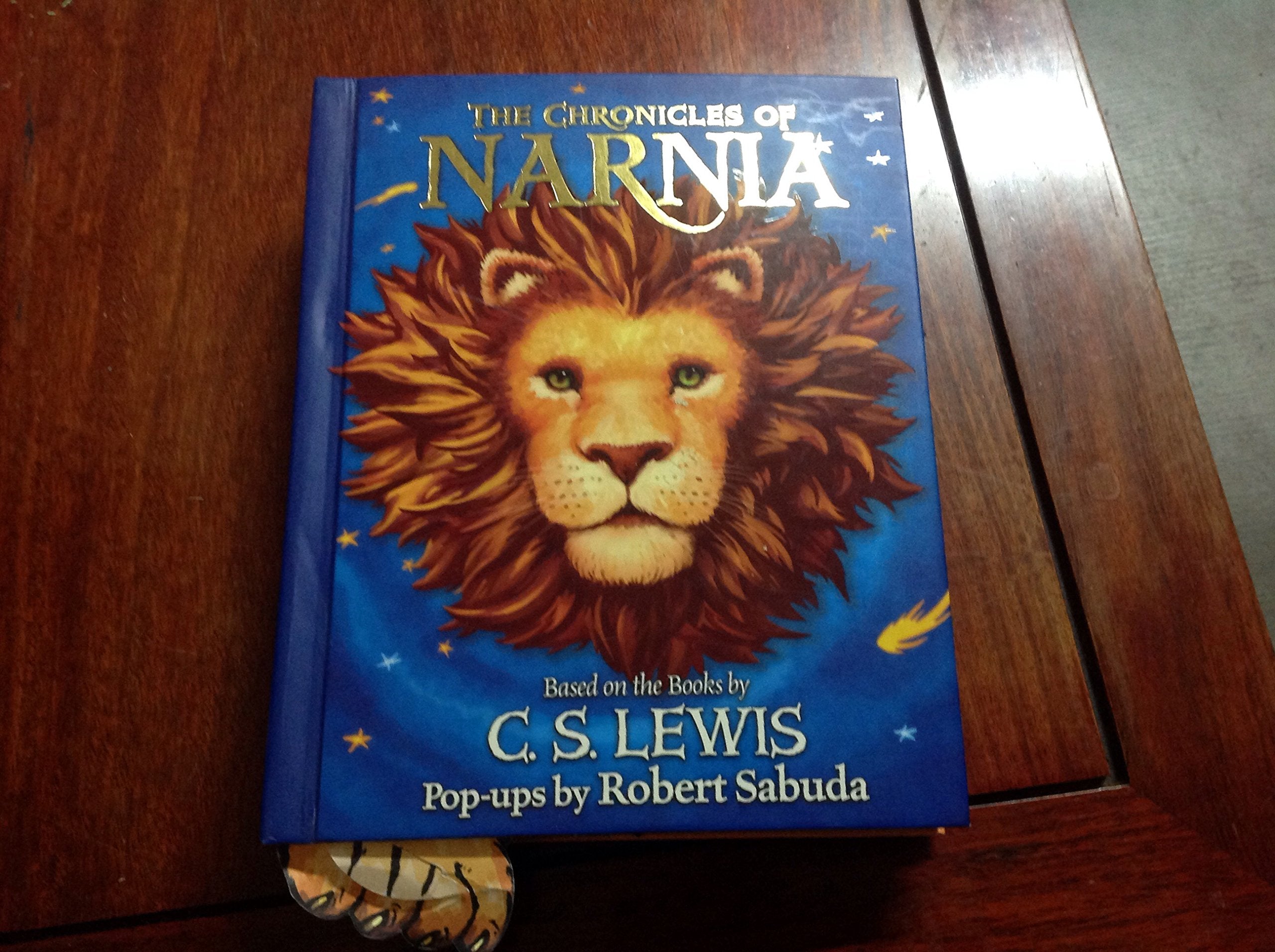 The Chronicles of Narnia Pop-up: Based on the Books by C. S. Lewis Essays & Short Stories