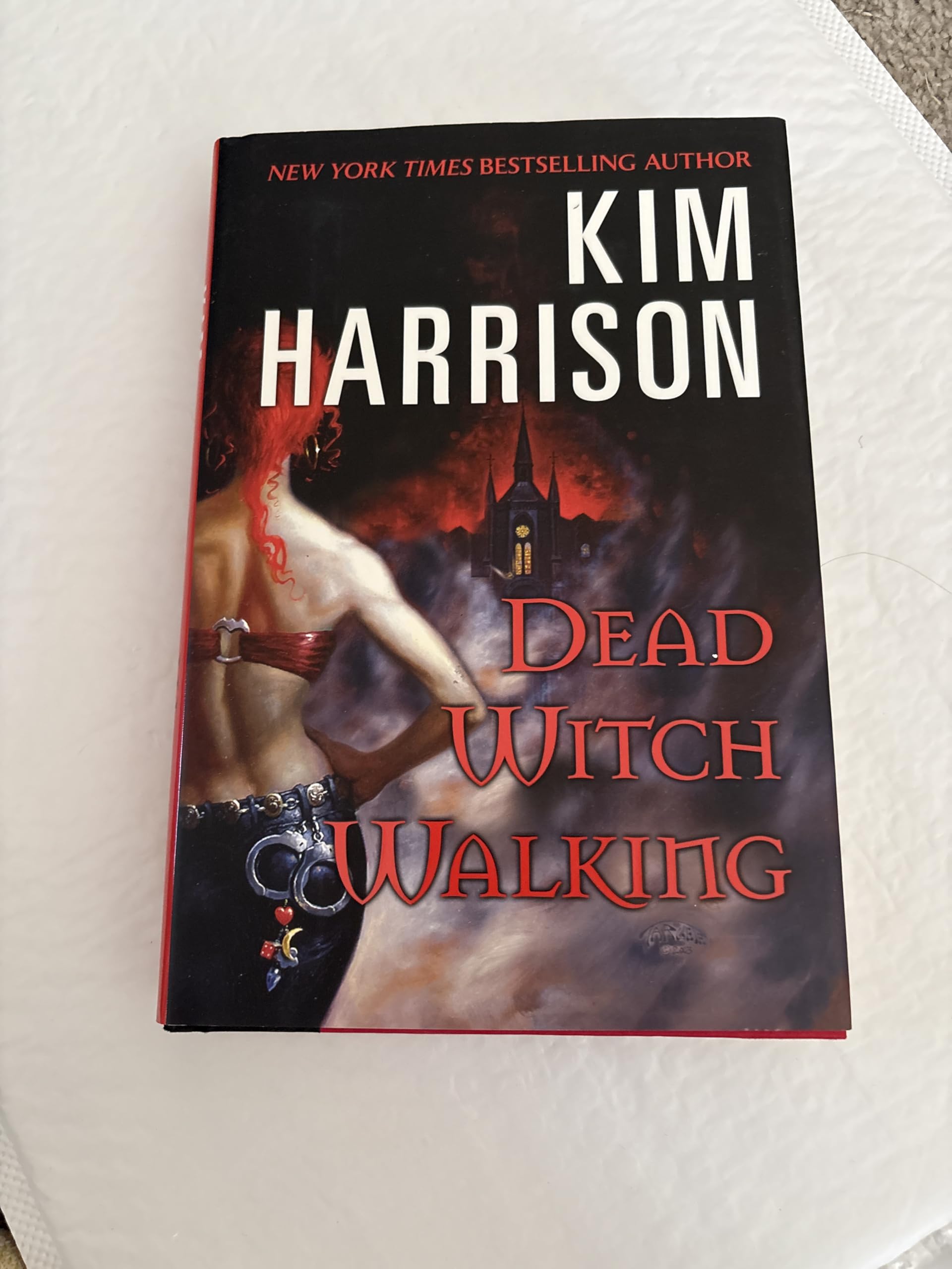 Dead Witch Walking: A Witchy Urban Fantasy Romance with a Dark Twist, Join the Hunt Today! (Hollows, 1) Fairy Tales & Legends