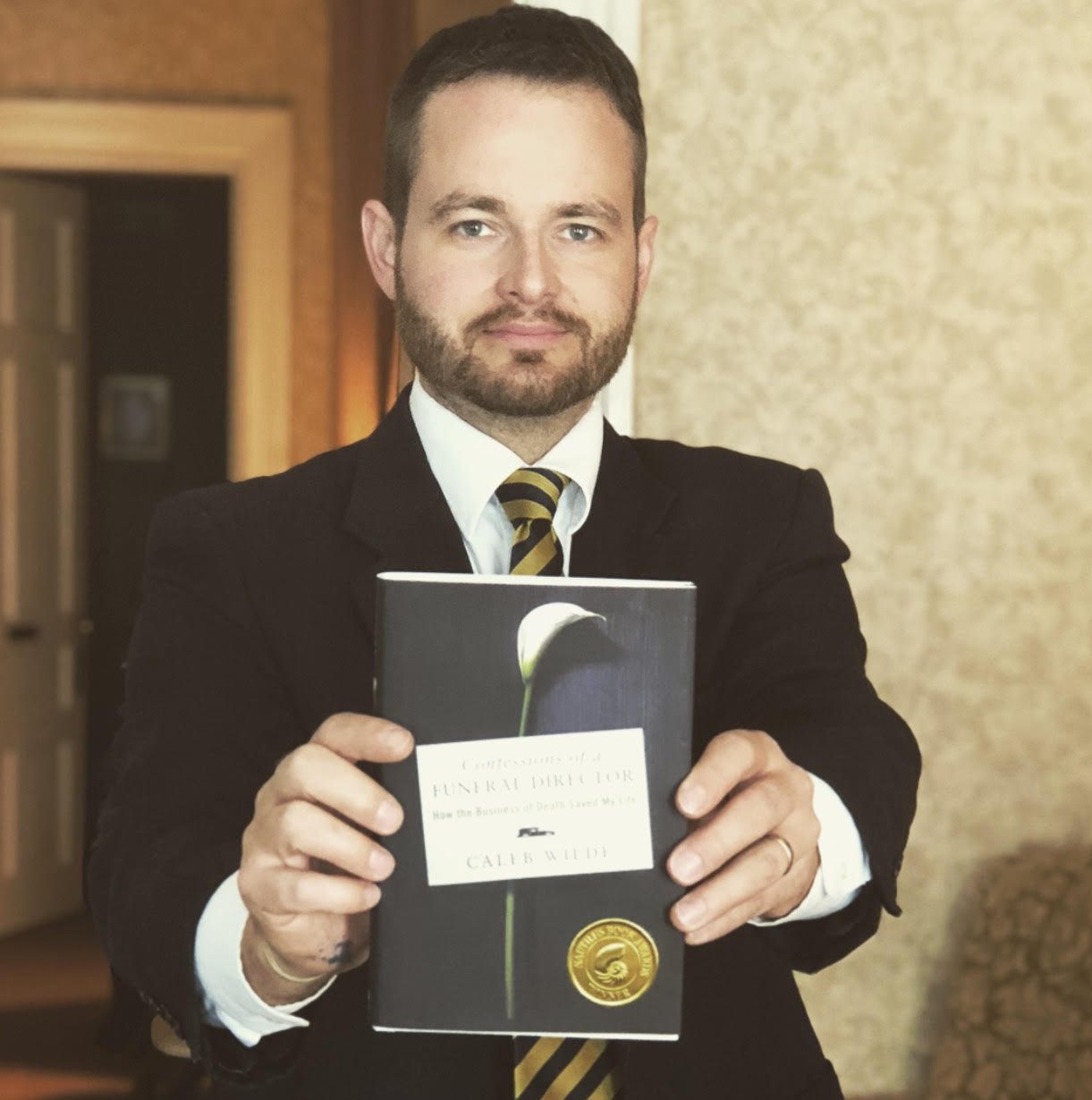 Confessions of a Funeral Director: How the Business of Death Saved My Life Philosophy