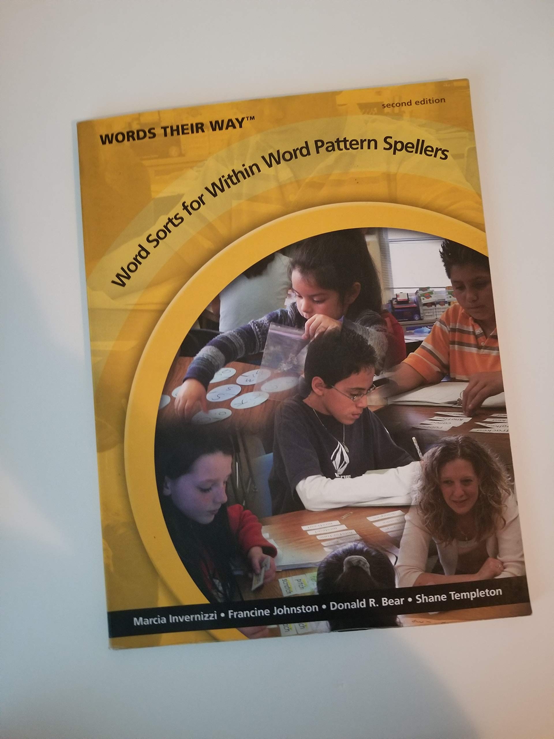 Words Their Way: Word Sorts for Within Word Pattern Spellers (Words Their Way Series) Reading Aloud & Learning to Read