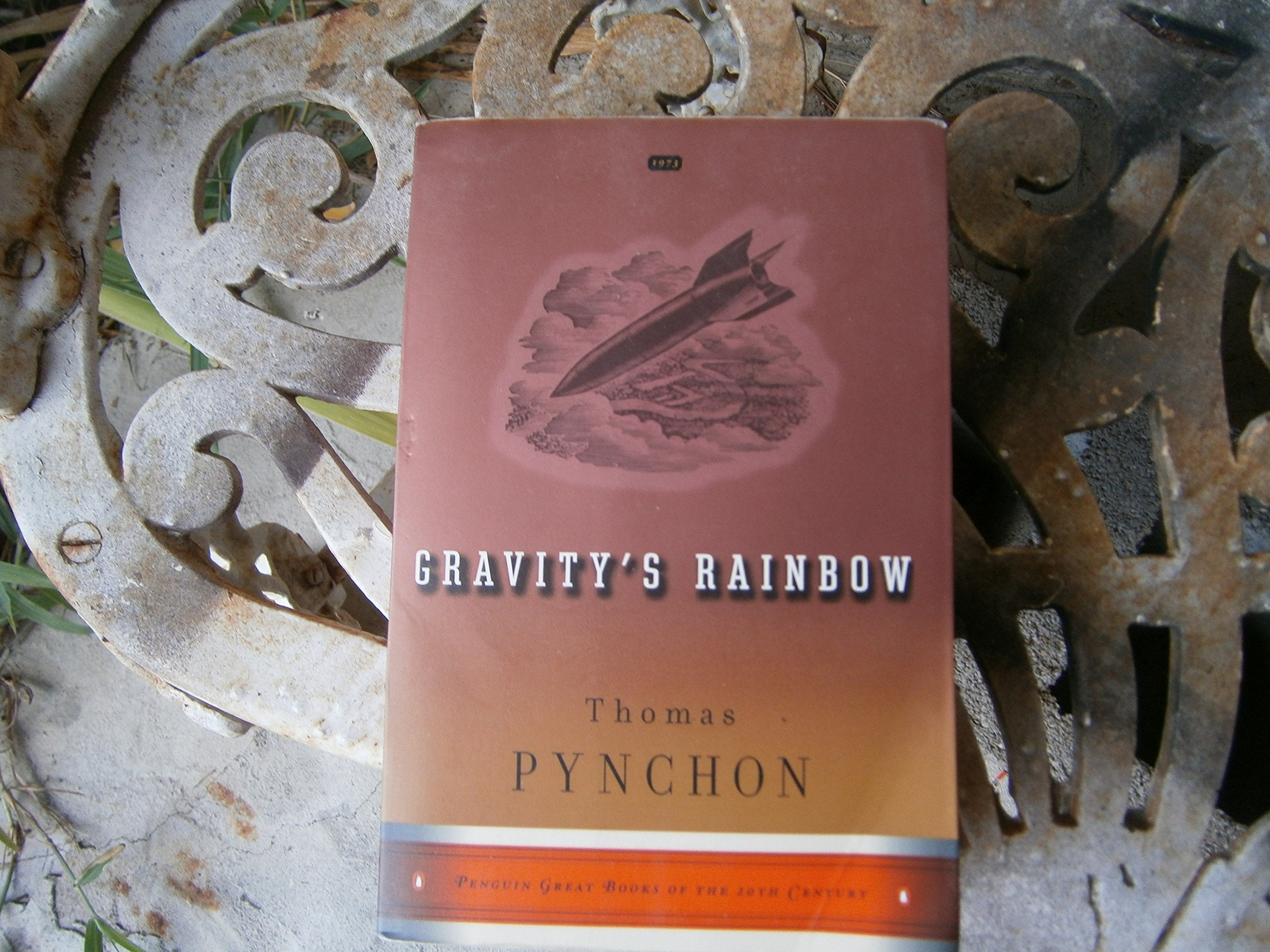 Gravity's Rainbow (Penguin Great Books of the 20th Century) Classics