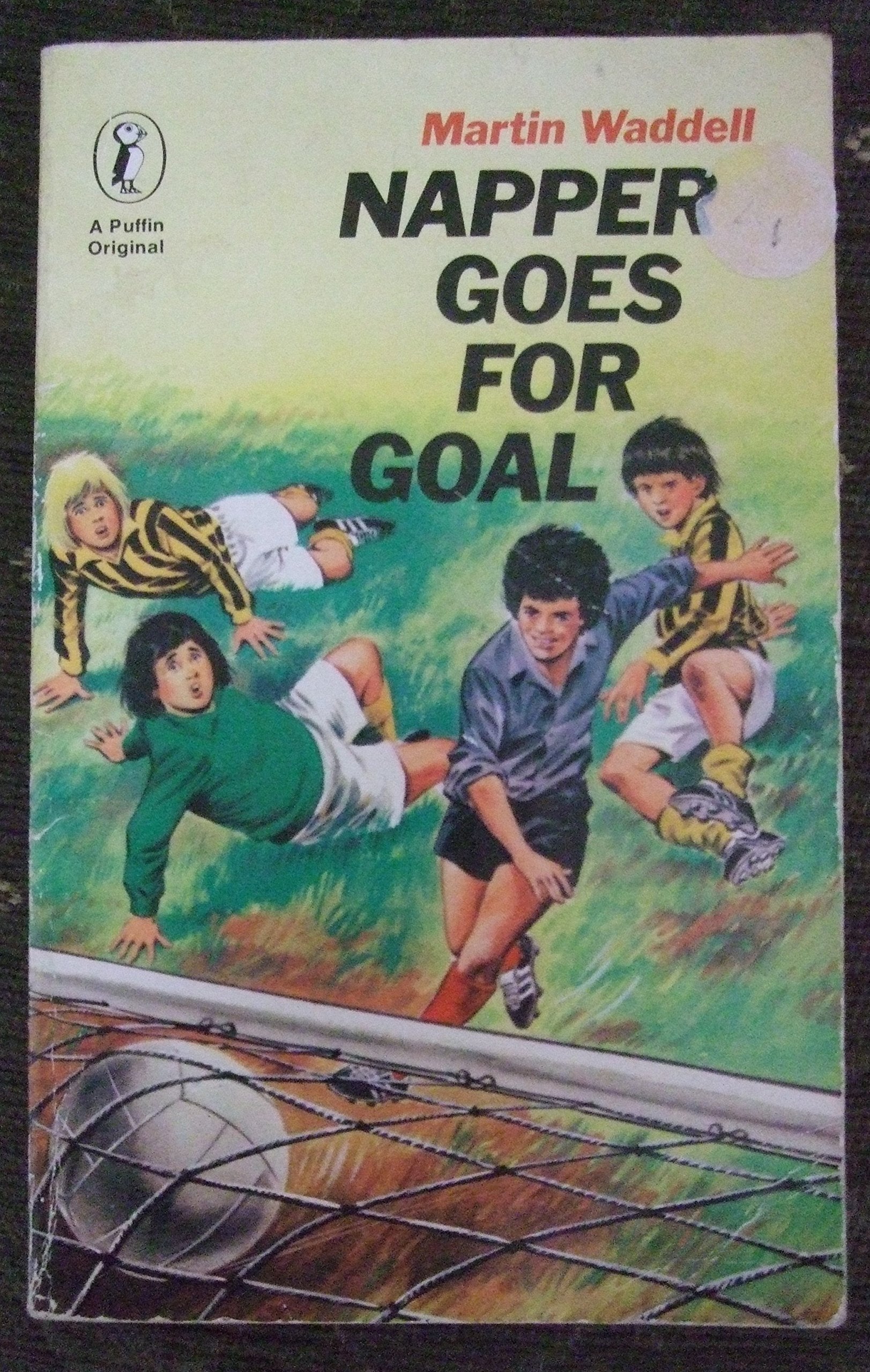 Napper Goes For Goal (Puffin Books) Leisure & Fun