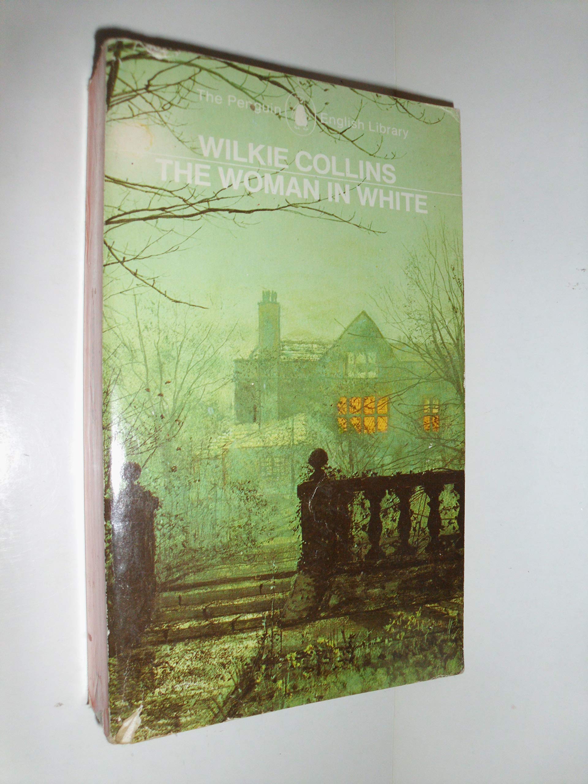 The Woman in White (English Library) Classics