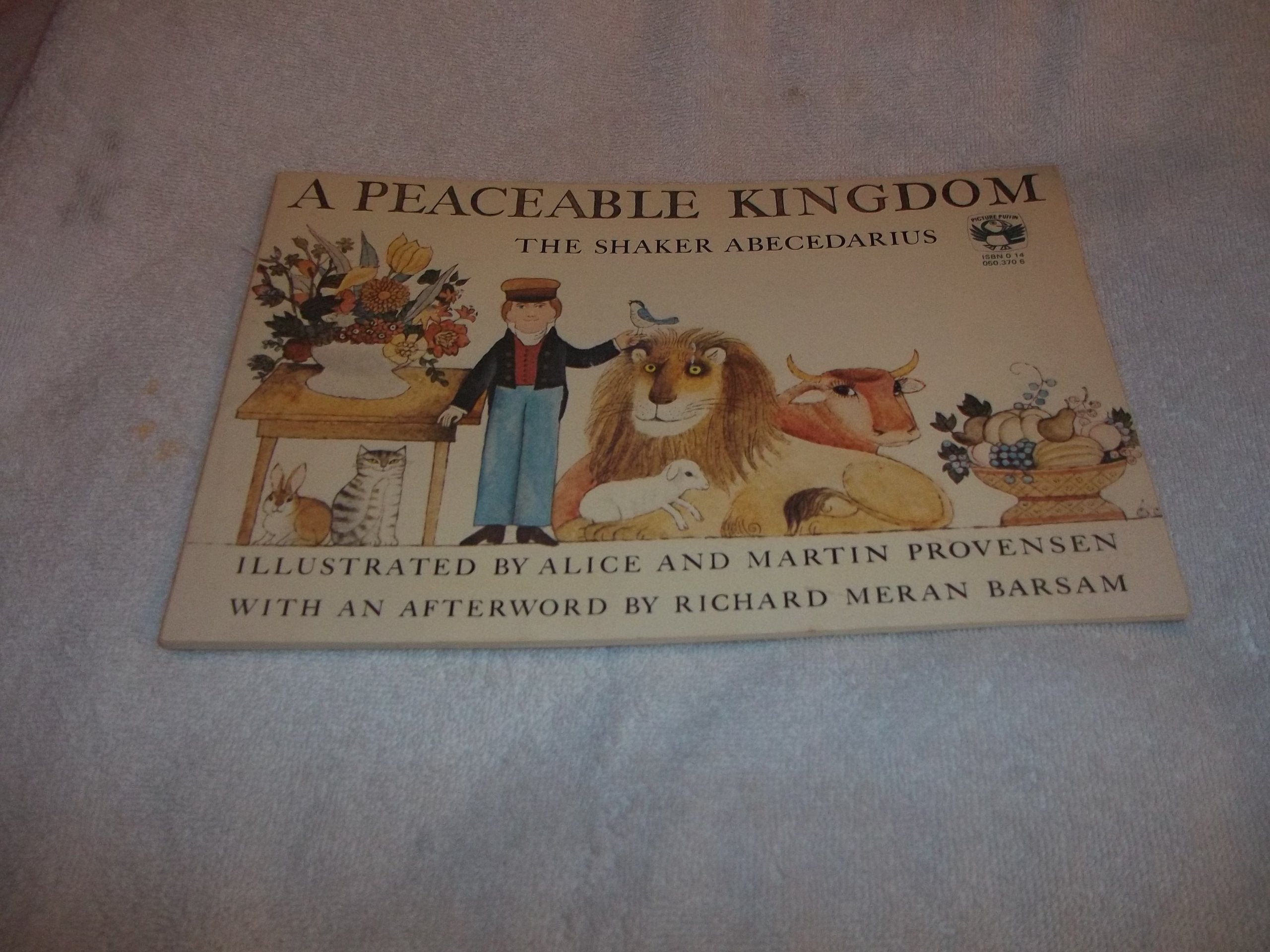 A Peaceable Kingdom: The Shaker Abecedarius (Picture Puffins) Learning & Reference