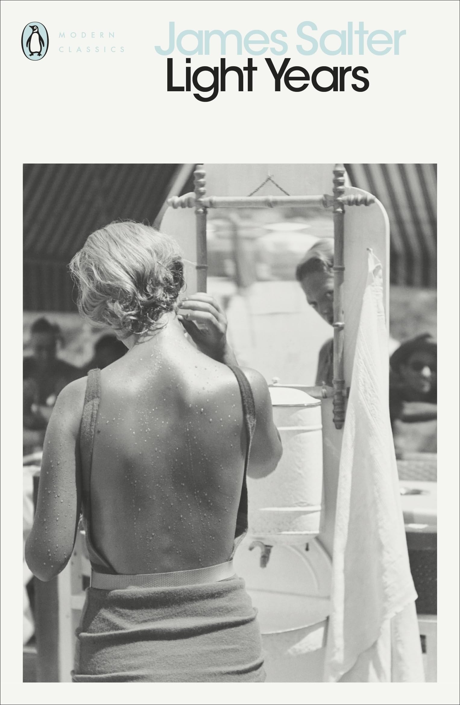 Light Years: With introduction by Richard Ford (Penguin Modern Classics) Contemporary literature