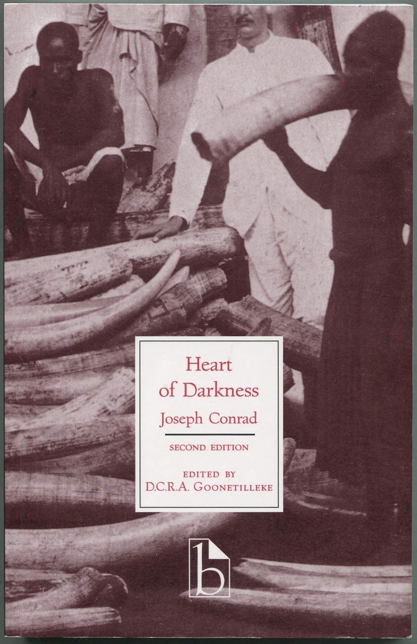 Oxford World's Classics: Heart of Darkness and Other Tales Essays & Short Stories