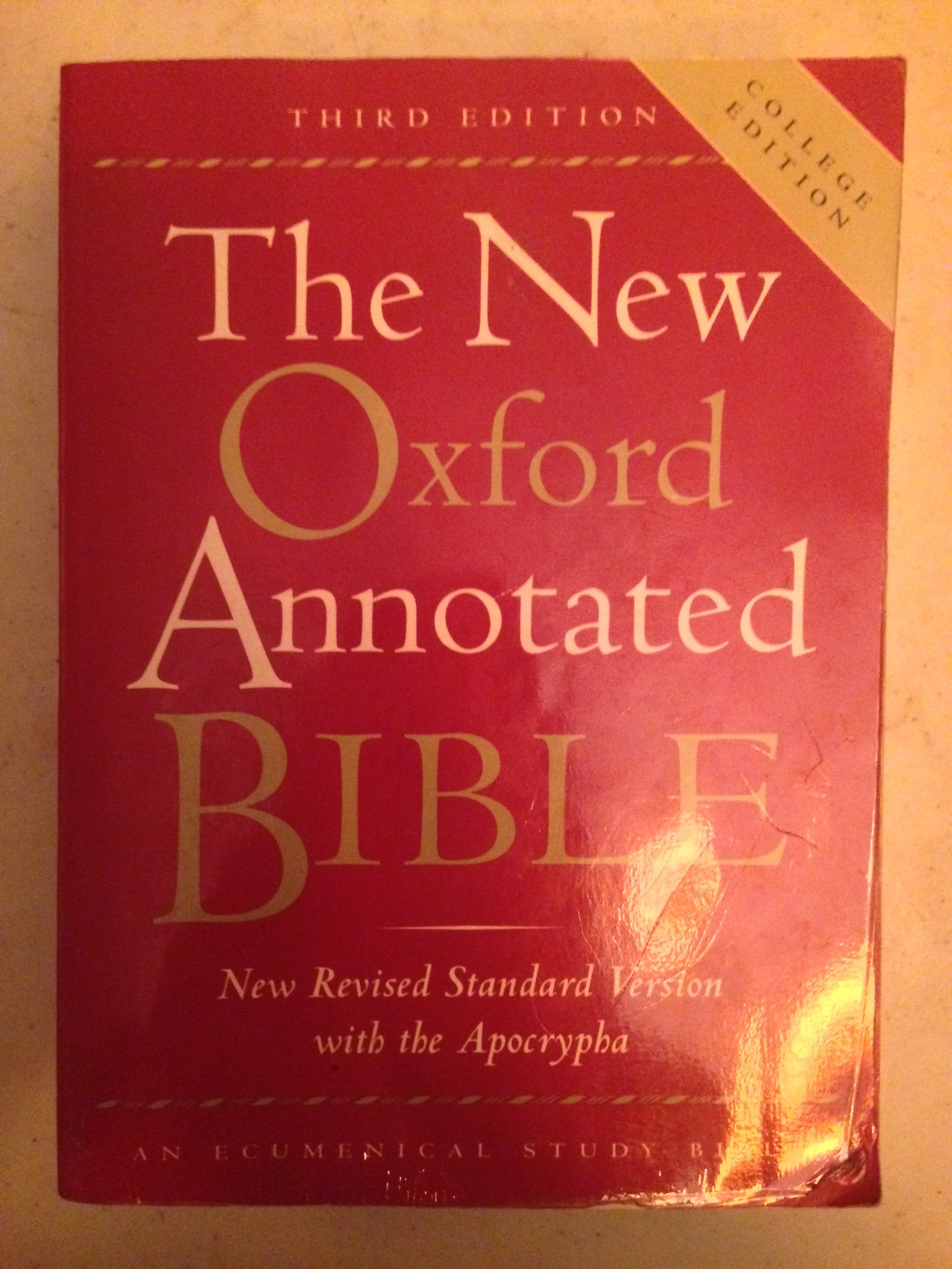 The New Oxford Annotated Bible: With the Apocryphal/ Standard Edition Religion & Esotericism