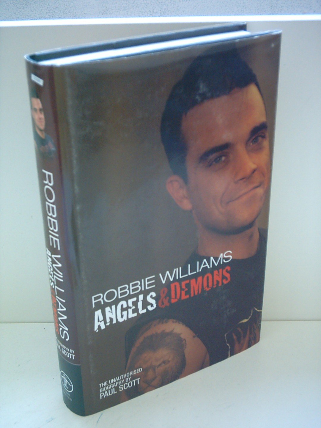 Robbie William's, Angels & Demons, English edition: The unauthorised biography Pop culture