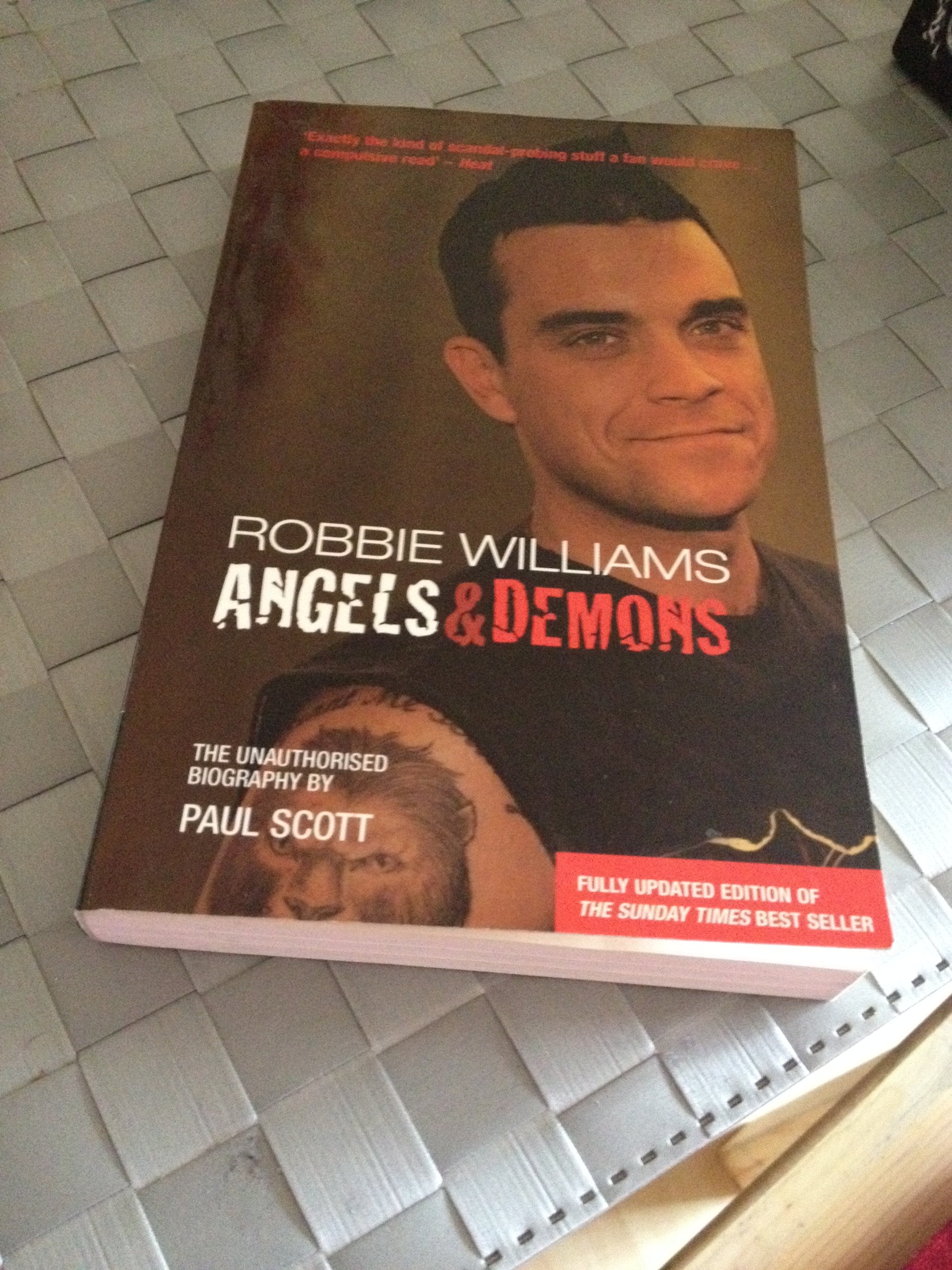 Robbie Williams: Angels & Demons: The Unauthorized Biography: Angels and Demons - The Biography Pop culture
