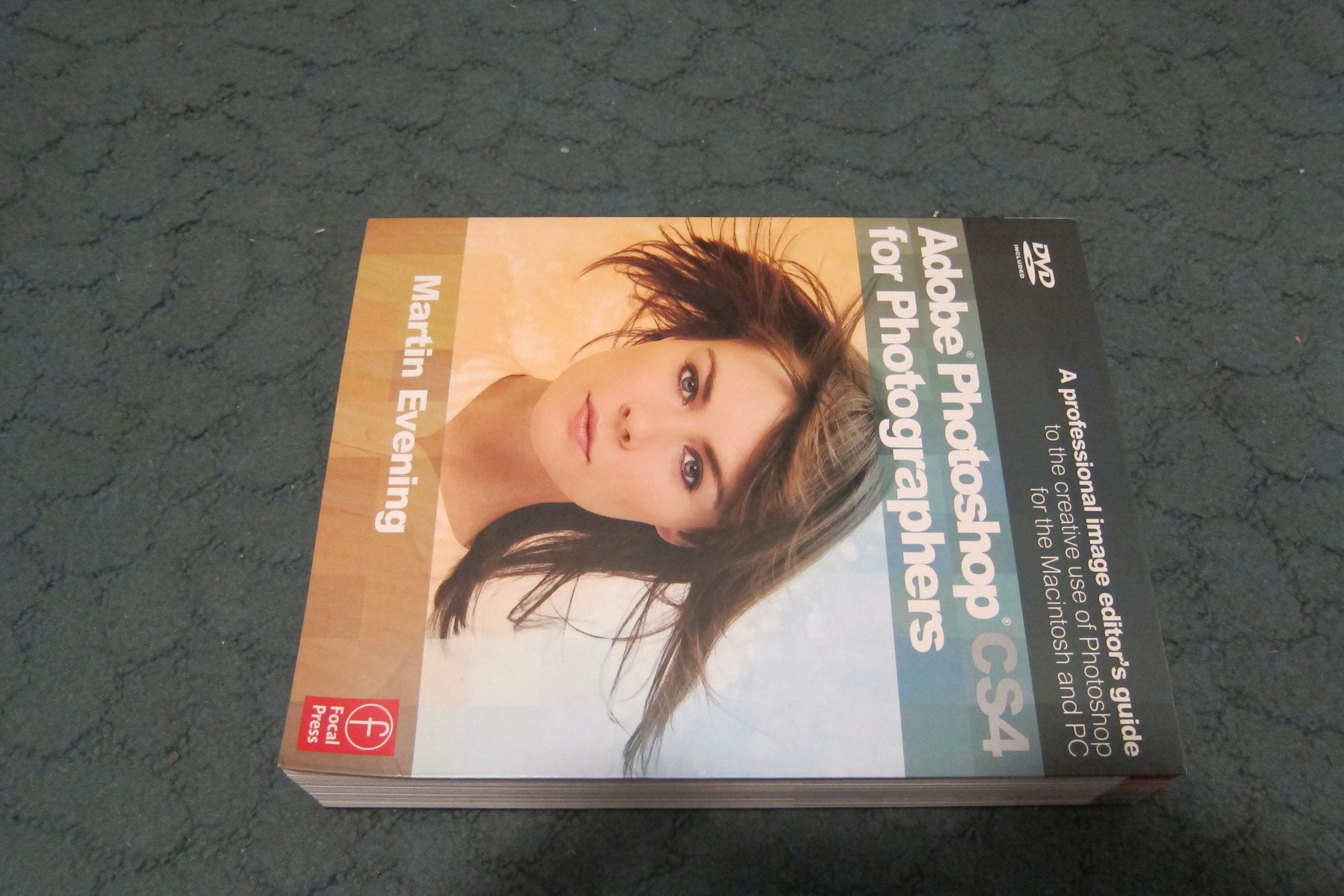 Adobe Photoshop CS4 for Photographers: A Professional Image Editor's Guide to the Creative Use of Photoshop for the Macintosh and PC [With DVD] Computer Science