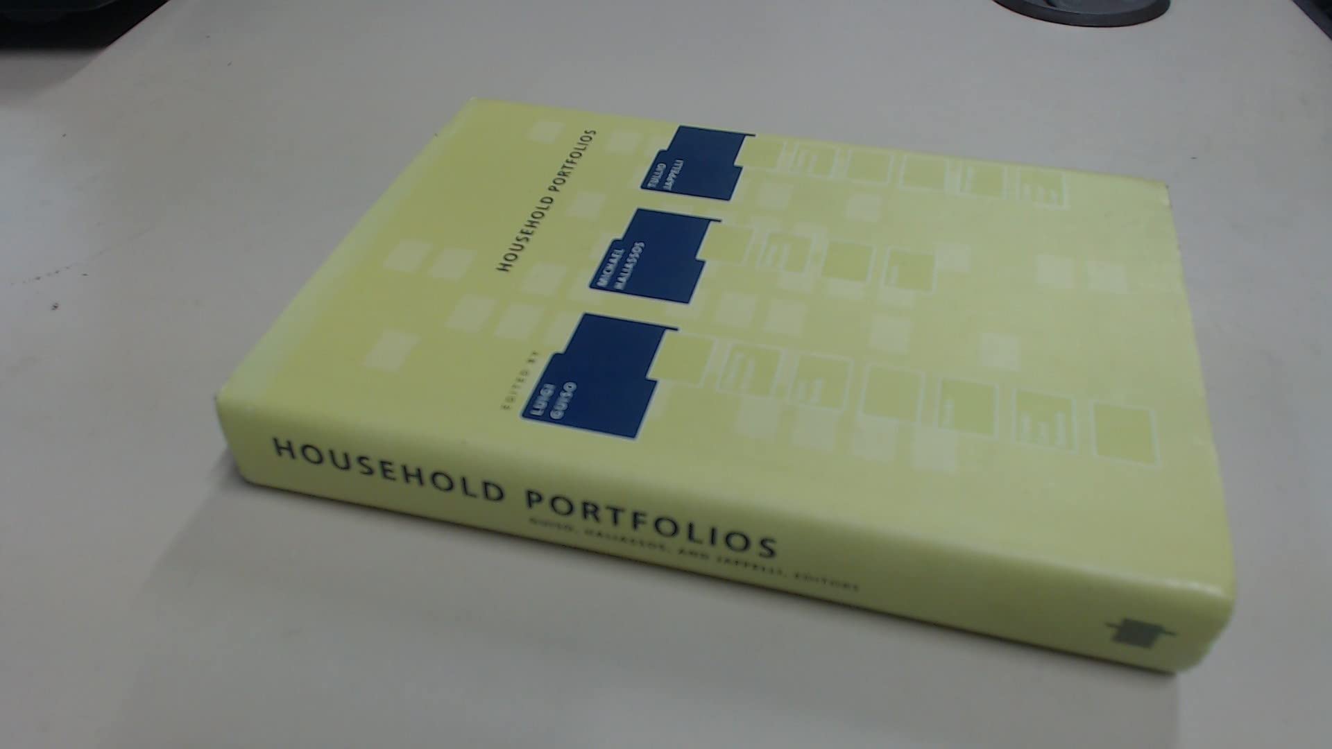 Household Portfolios Social Sciences