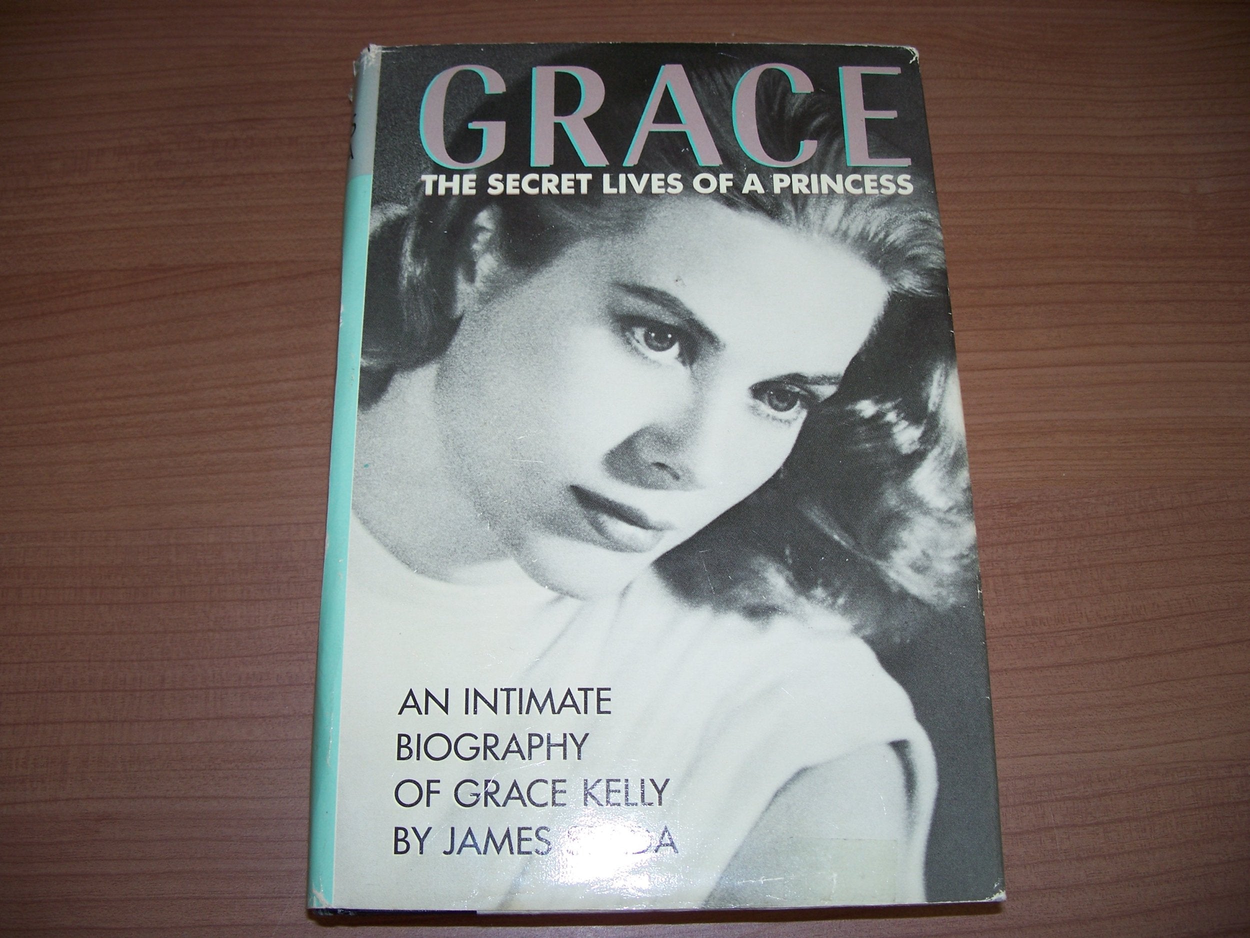 Grace: The Secret Lives of a Princess Art & Literature