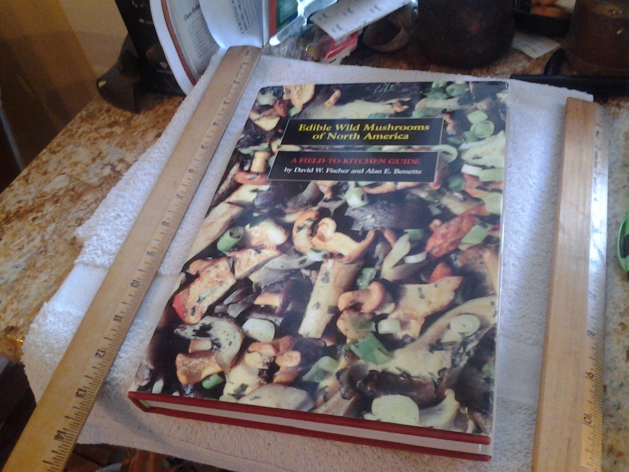 Edible Wild Mushrooms of North America: A Field-To-Kitchen Guide Leisure, Home & Garden
