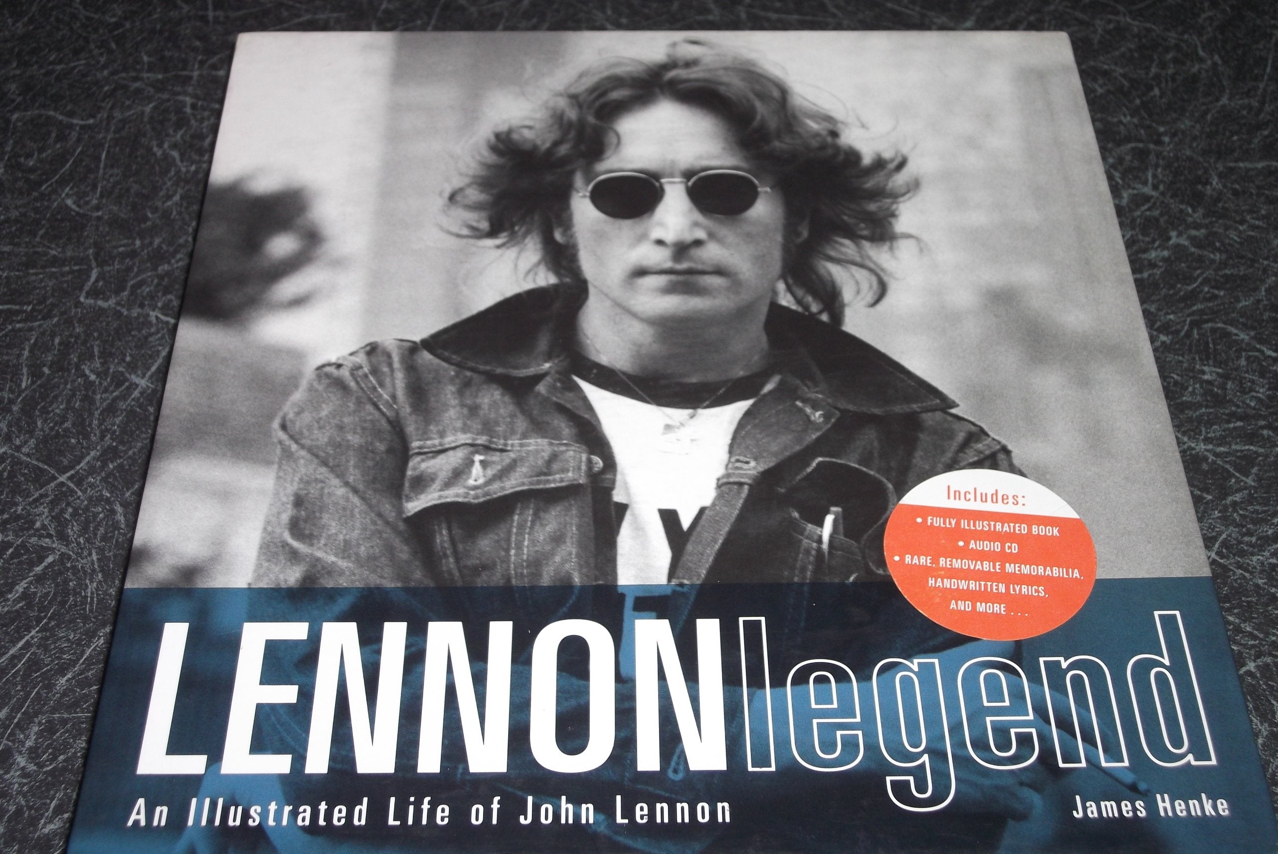 Lennon Legend: An Illustrated Life of John Lennon Art & Literature
