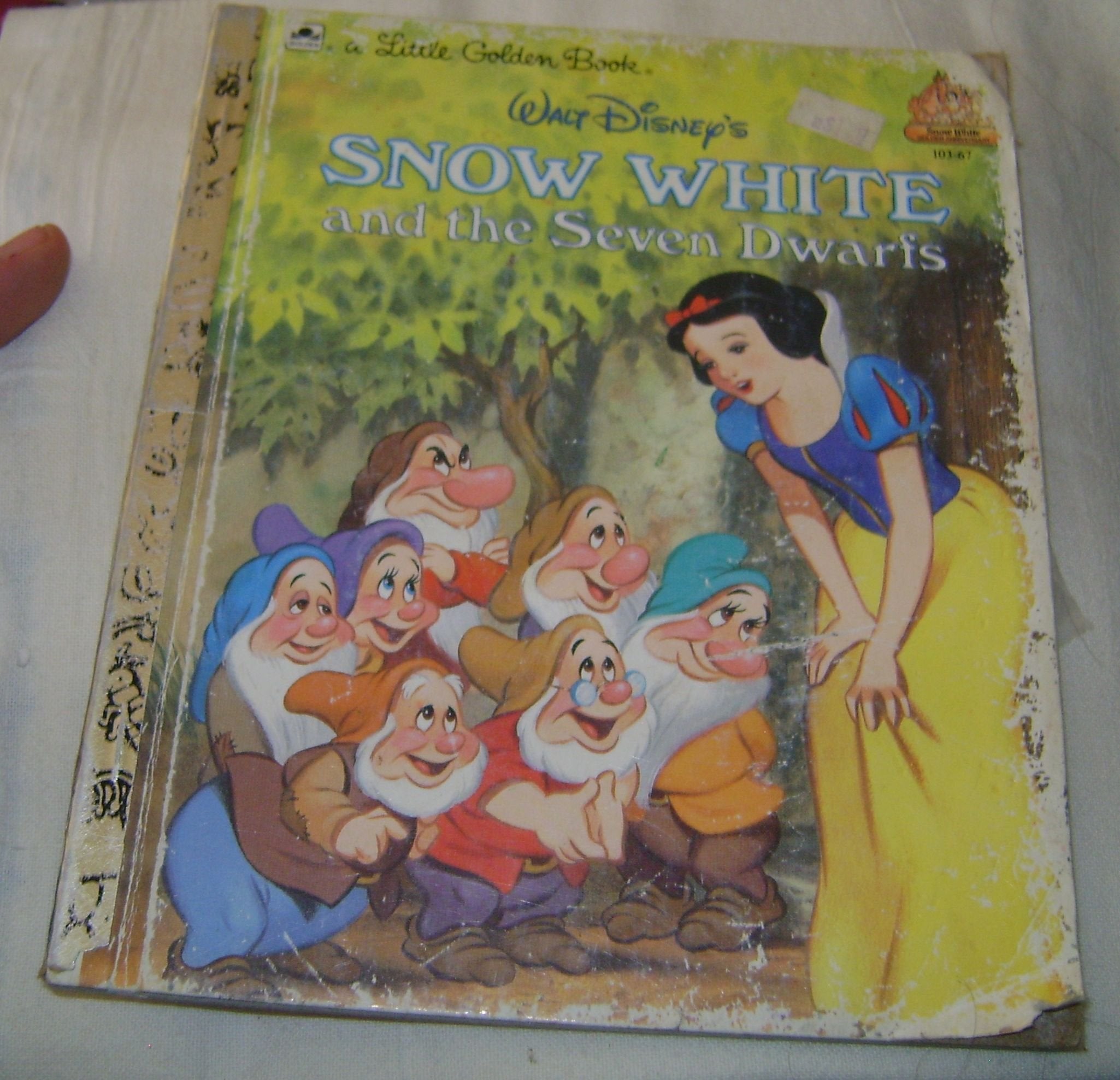 Walt Disney's Snow White and the Seven Dwarfs Fairy Tales & Legends