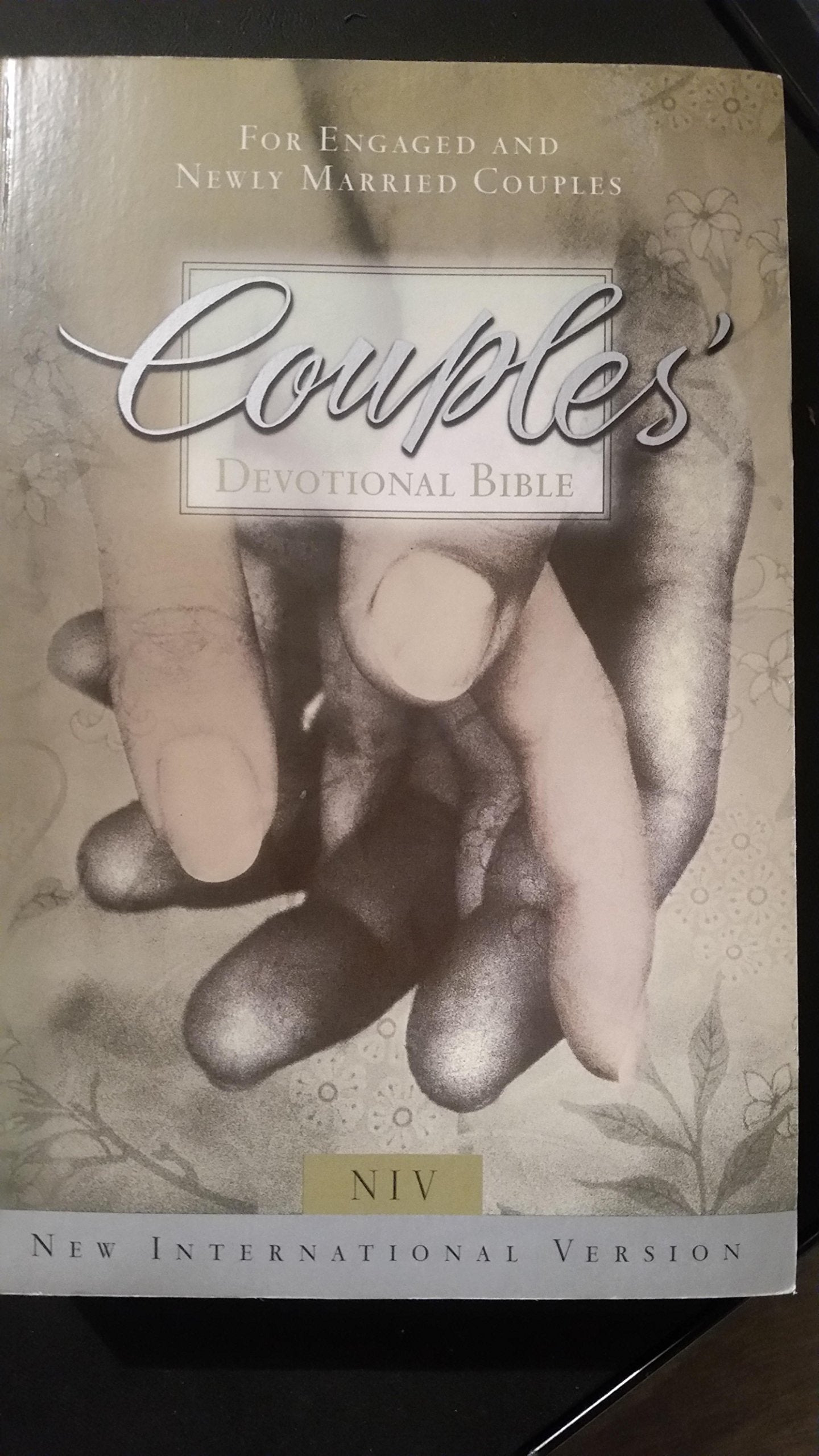 Couple's Devotional Bible: New International Version : For Engaged and Newly Married Couples Religion & Esotericism