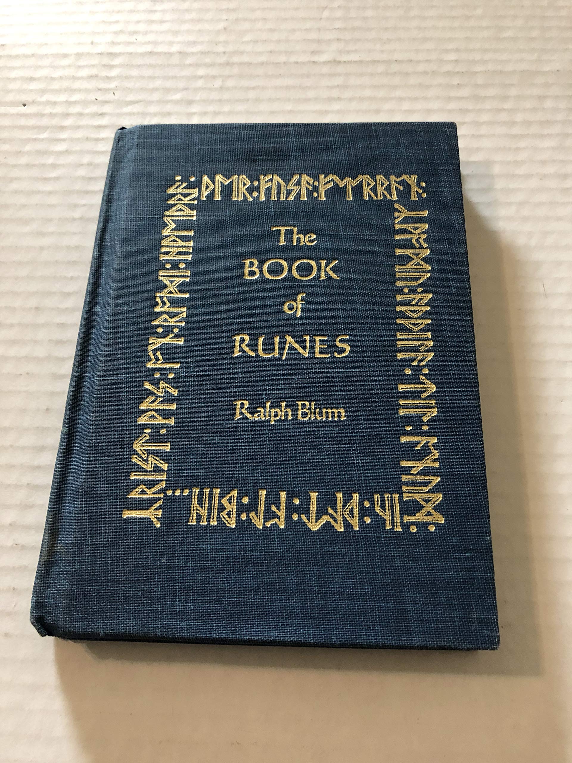 The book of runes: A handbook for the use of an ancient oracle, the viking runes (Oracle books) Books