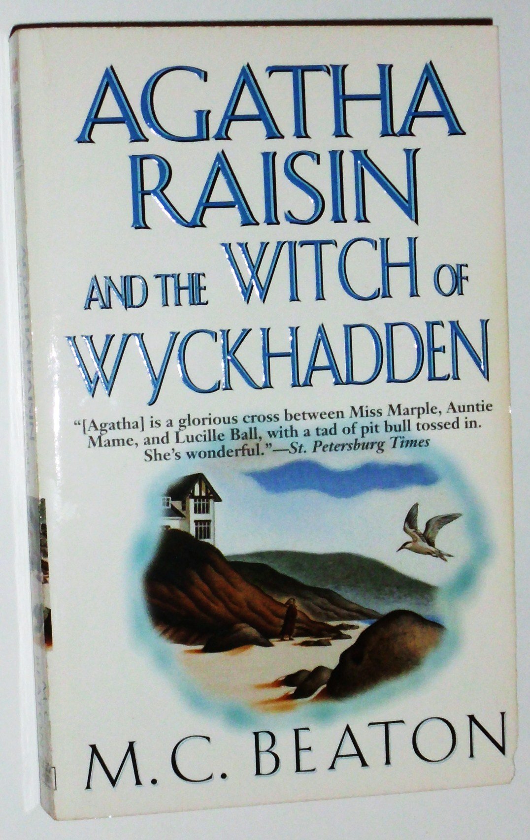 Agatha Raisin and the Witch of Wyckhadden Books